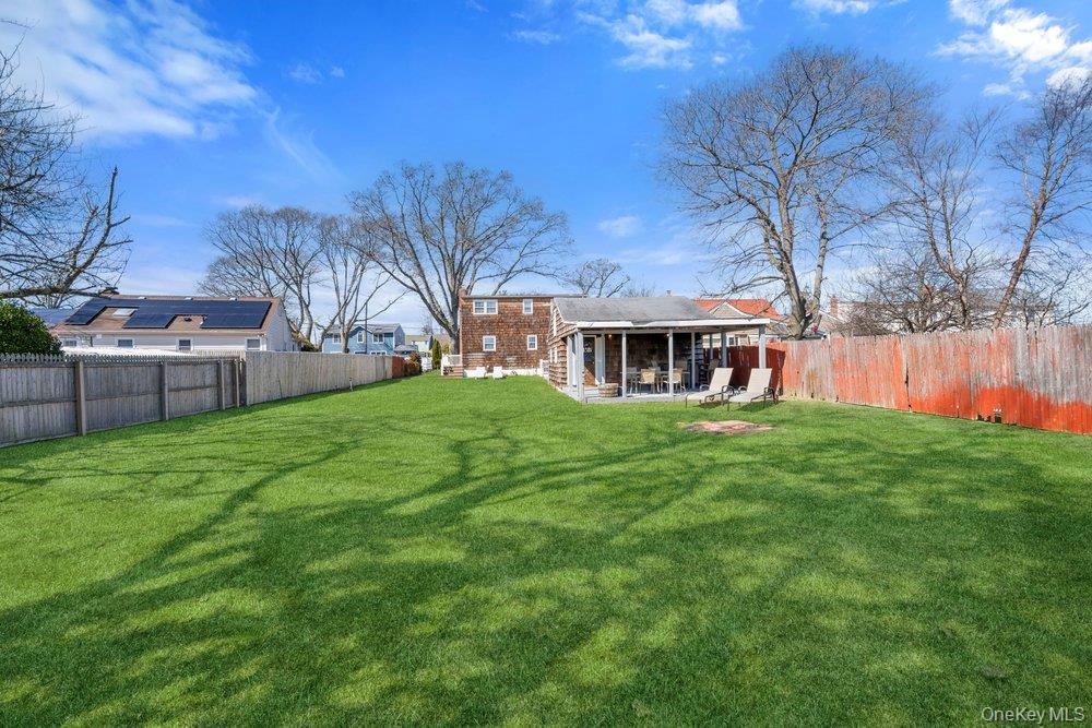 #18 photo, 303 Kansas Street, 东长岛 Lindenhurst , NY 11757