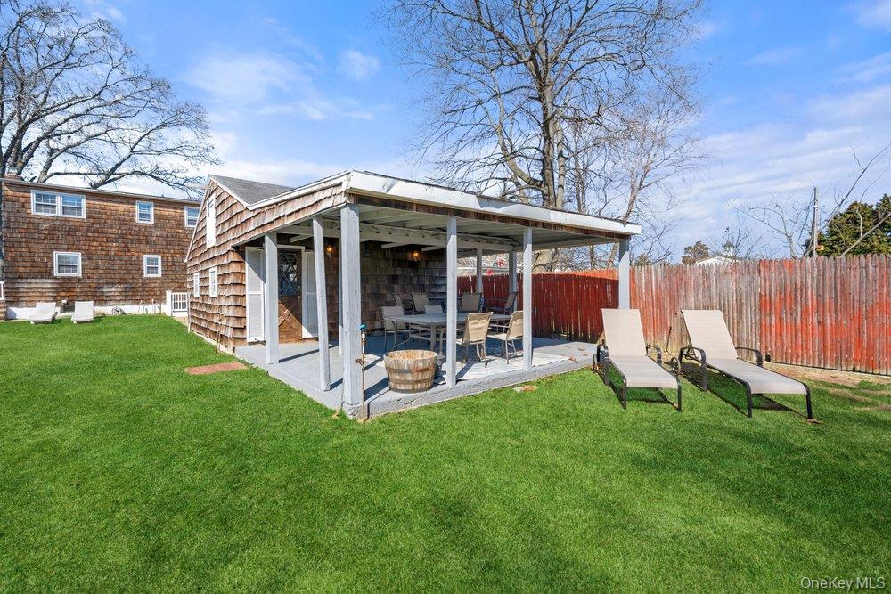 #19 photo, 303 Kansas Street, 东长岛 Lindenhurst , NY 11757