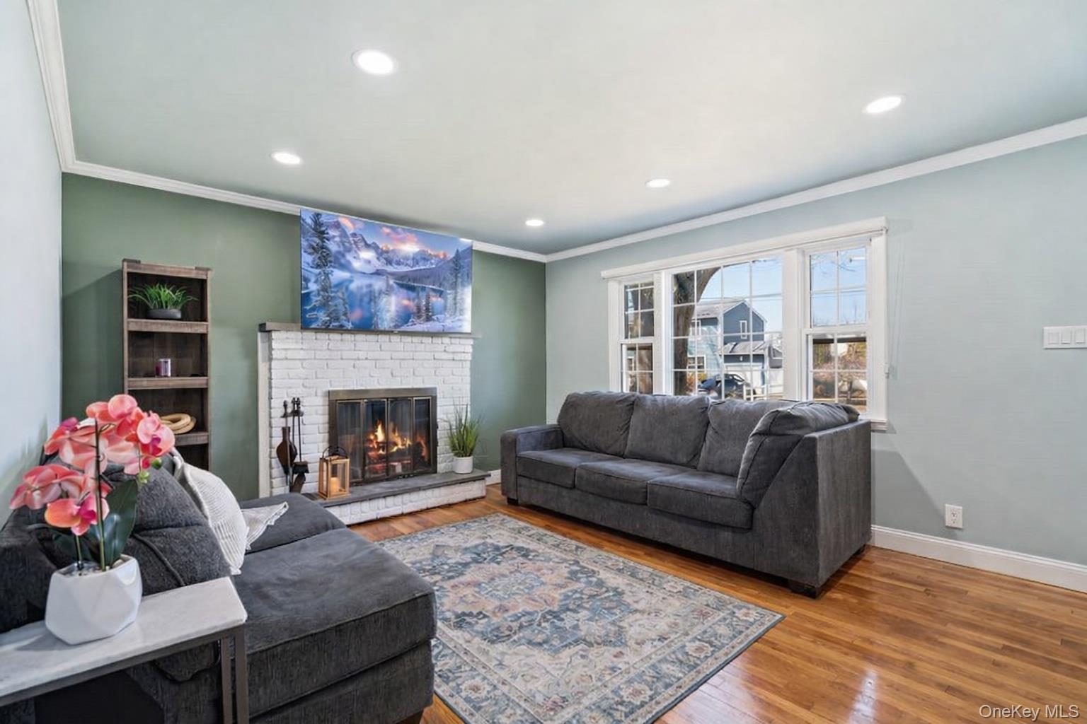 #3 photo, 303 Kansas Street, 东长岛 Lindenhurst , NY 11757