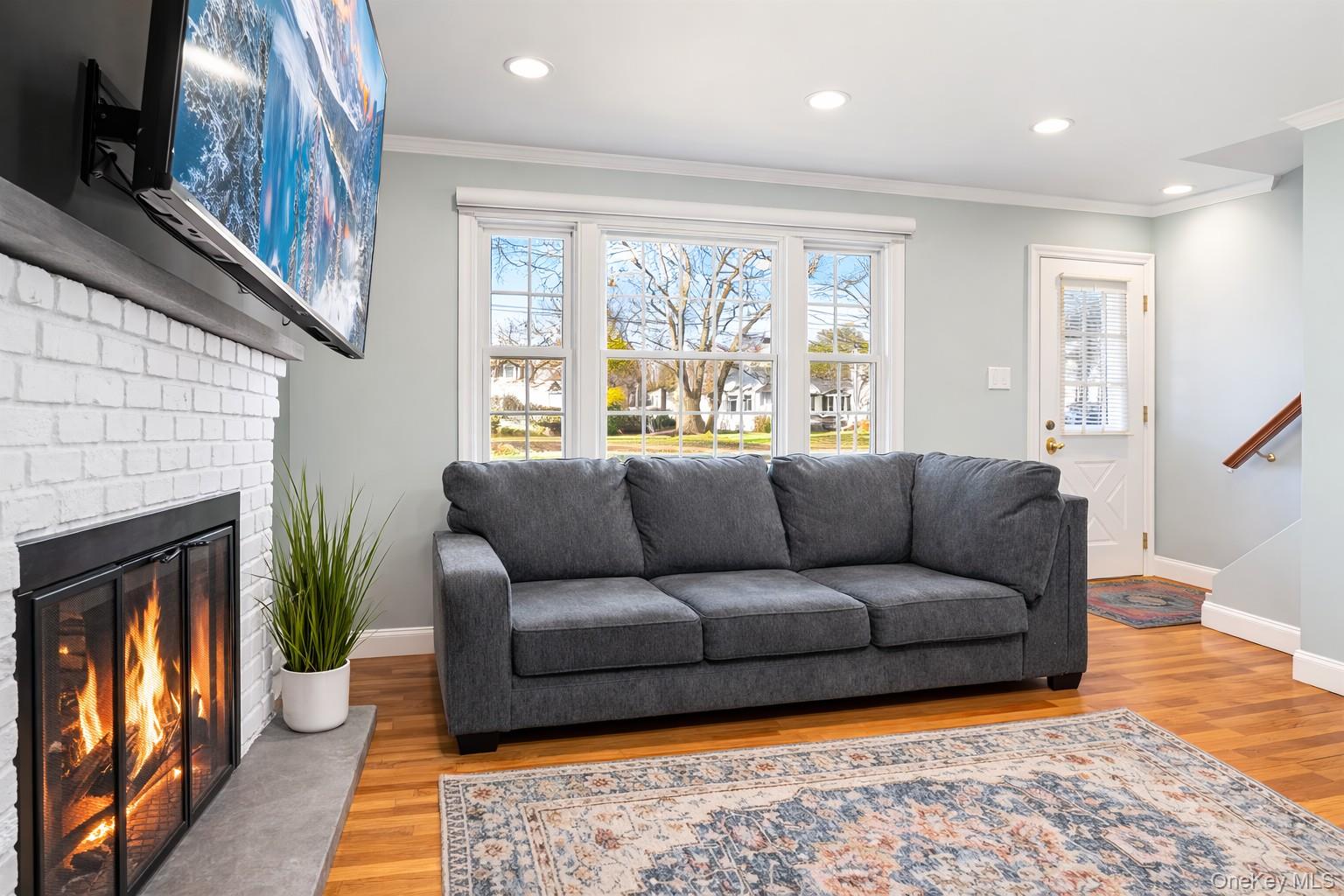 #4 photo, 303 Kansas Street, 东长岛 Lindenhurst , NY 11757