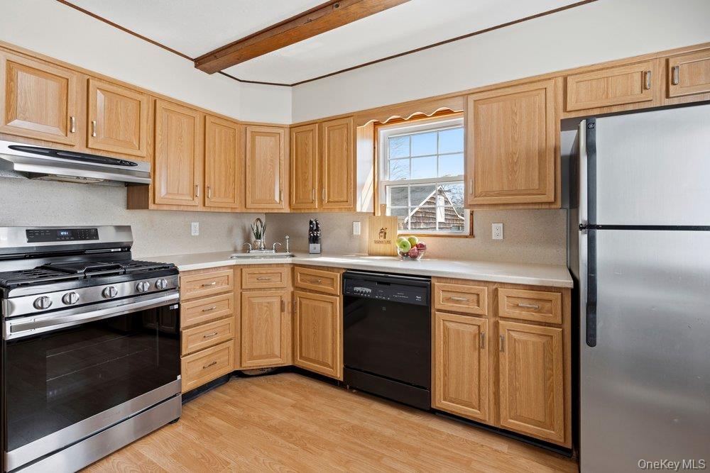 #5 photo, 303 Kansas Street, 东长岛 Lindenhurst , NY 11757