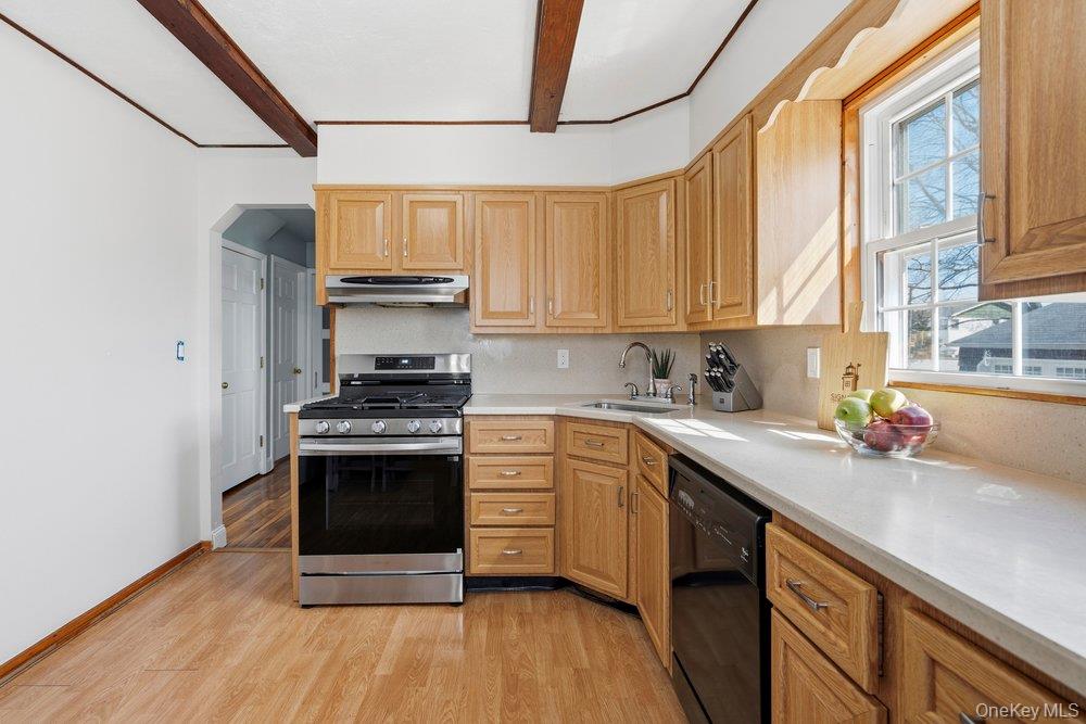 #6 photo, 303 Kansas Street, 东长岛 Lindenhurst , NY 11757