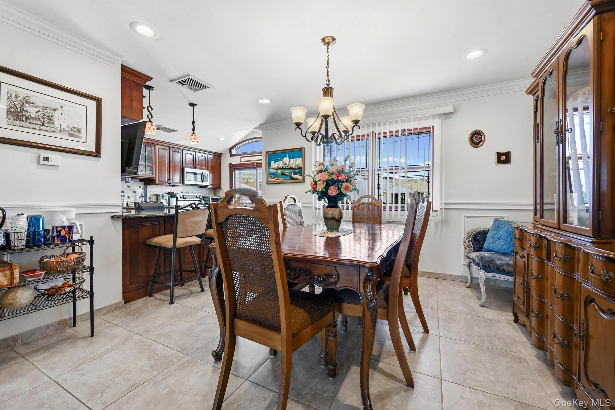 #11 photo, 3 Chapin, Farmingdale , NY 11735