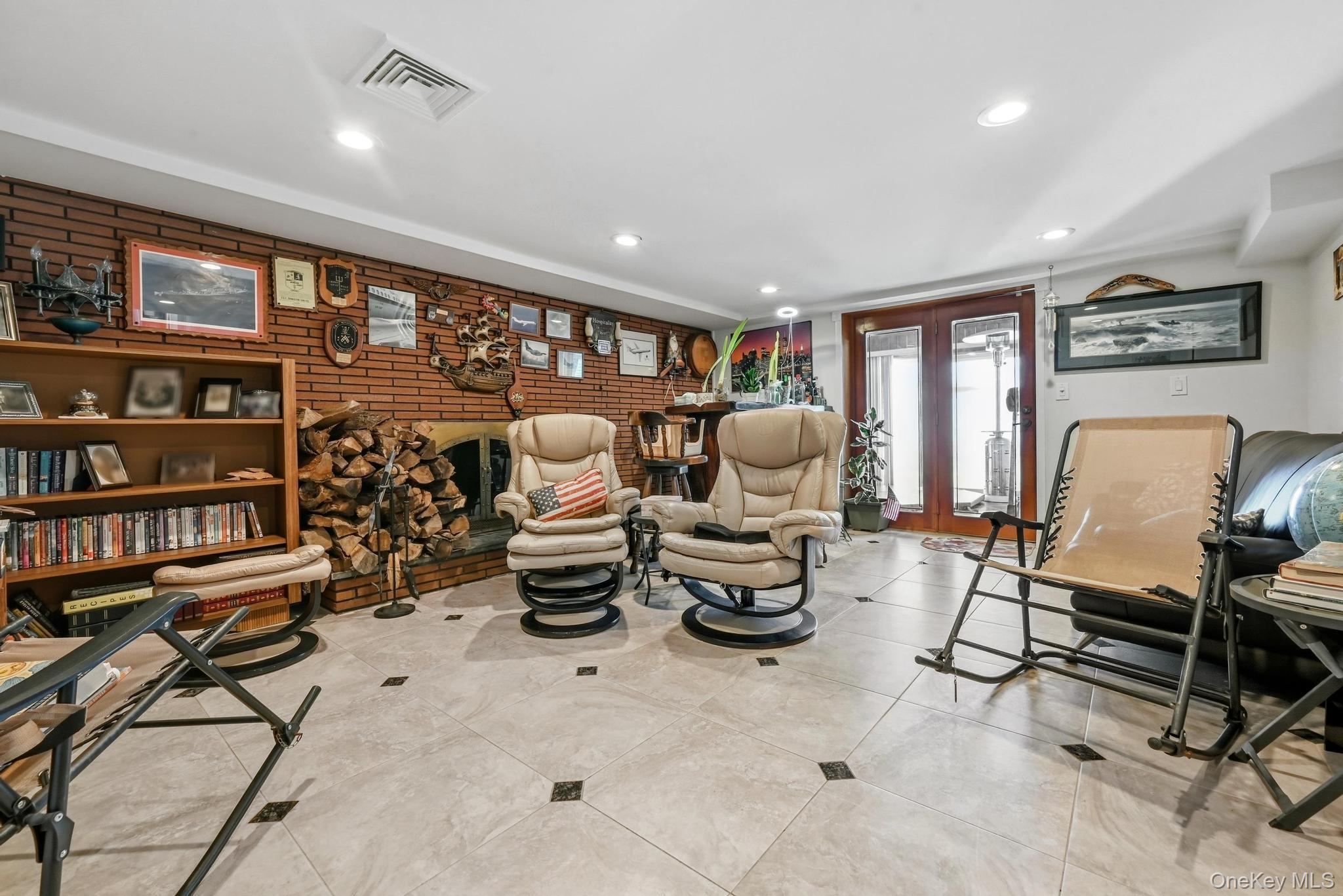 #20 photo, 3 Chapin, Farmingdale , NY 11735