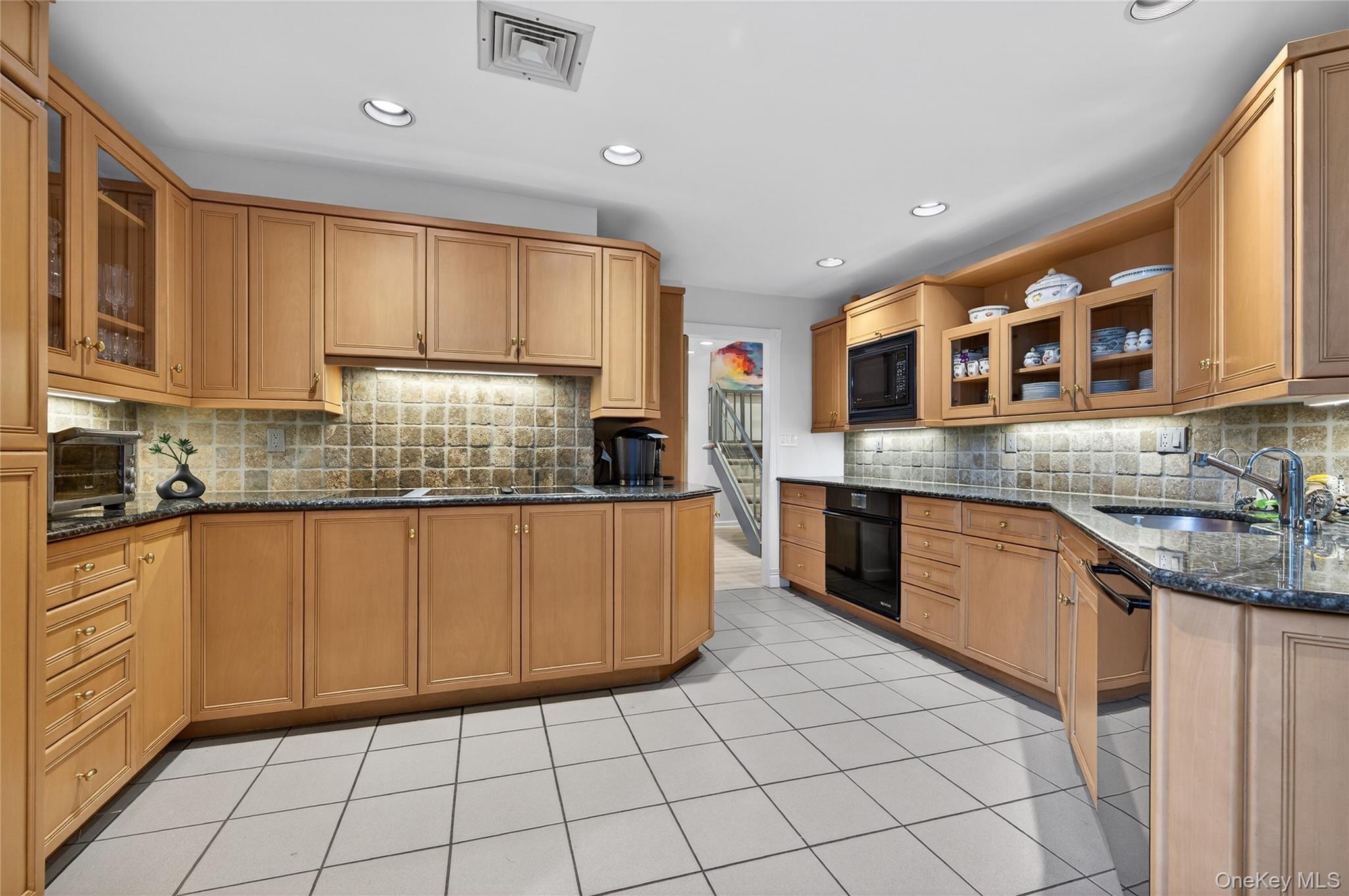 #16 photo, 37 Shelter Lane, Roslyn Heights , NY 11577