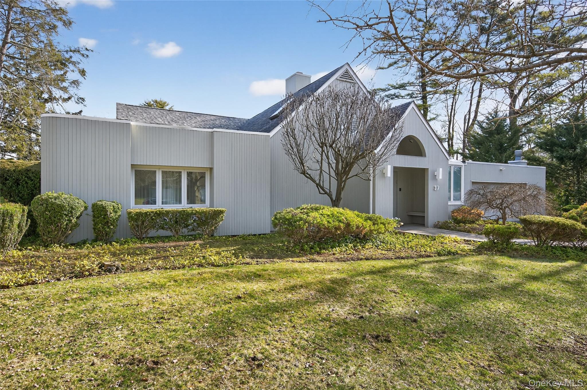 #2 photo, 37 Shelter Lane, Roslyn Heights , NY 11577