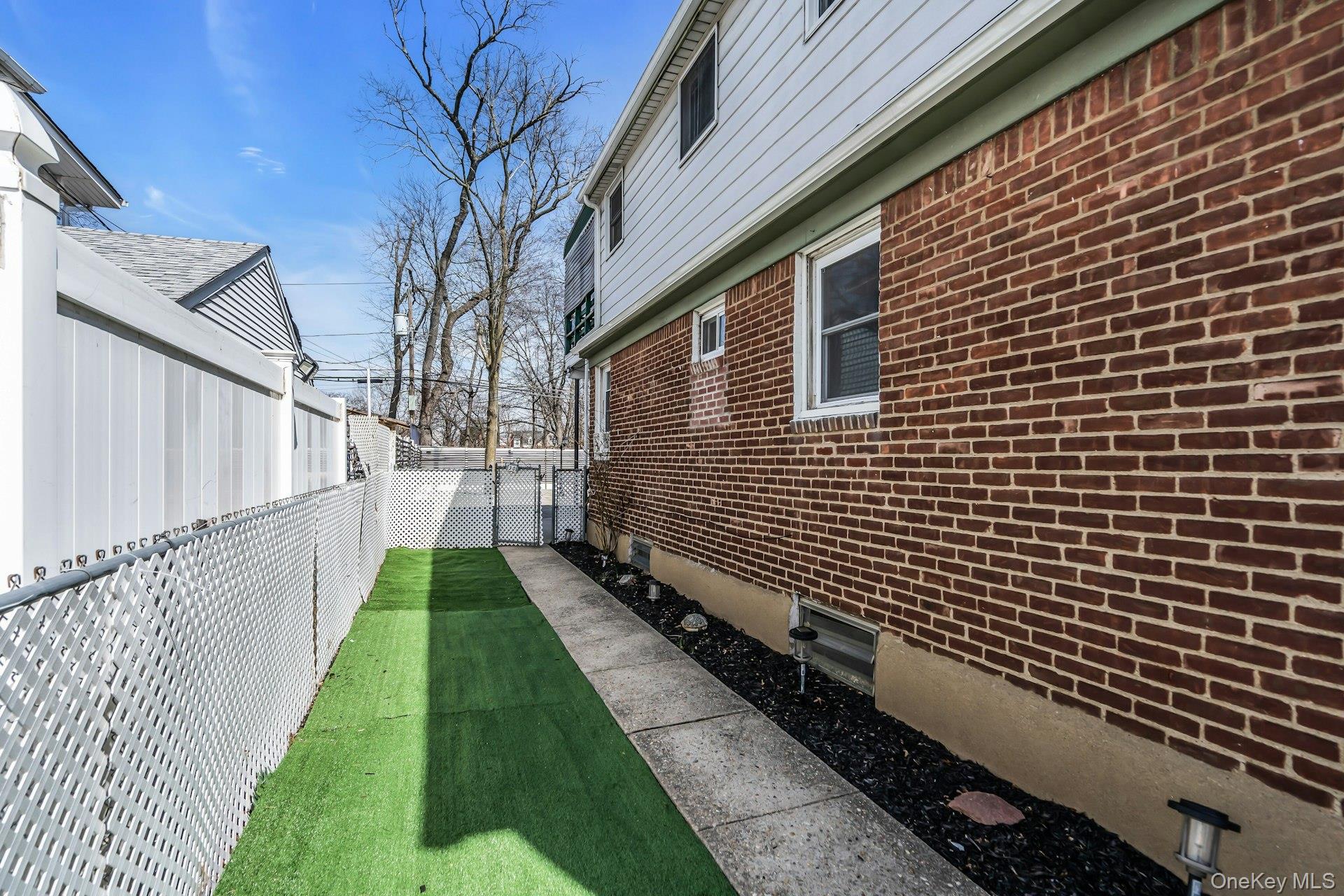 #15 photo, 30 Norfolk Drive, নাসাউ কাউন্টি Elmont , NY 11003