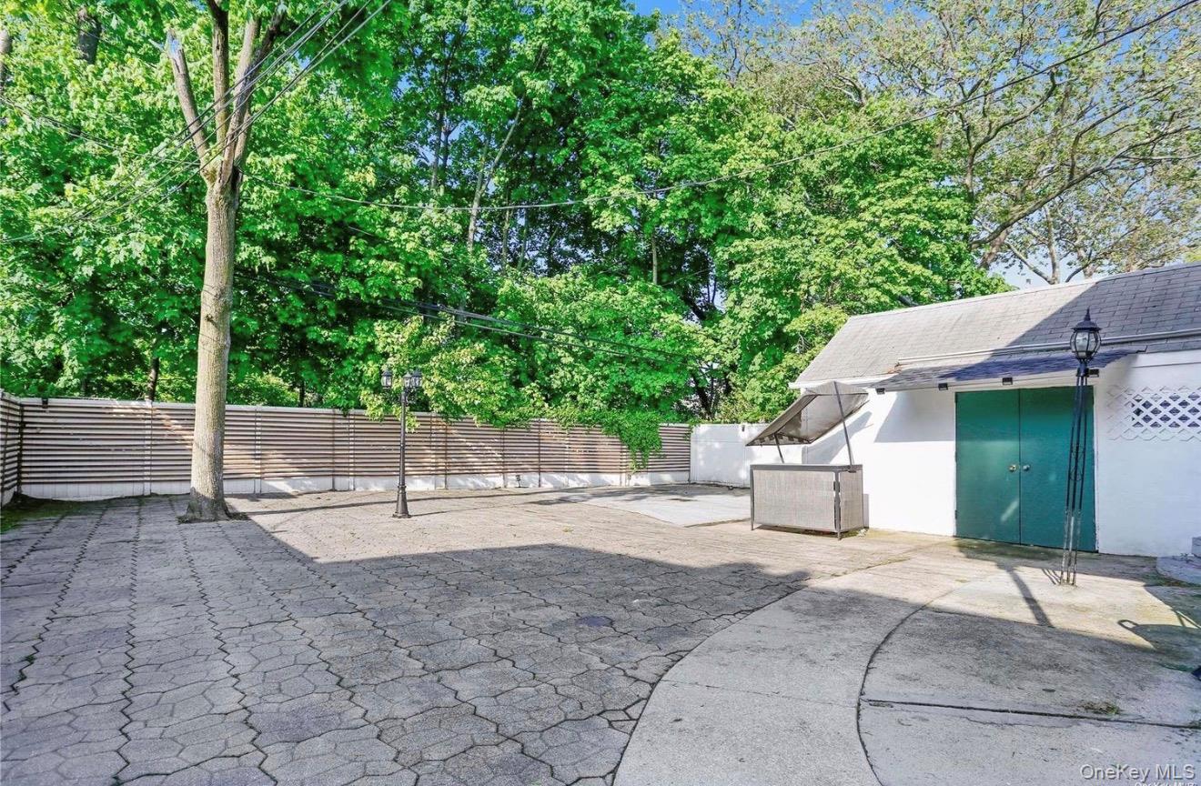 #3 photo, 30 Norfolk Drive, Нассау ‖ Elmont , NY 11003