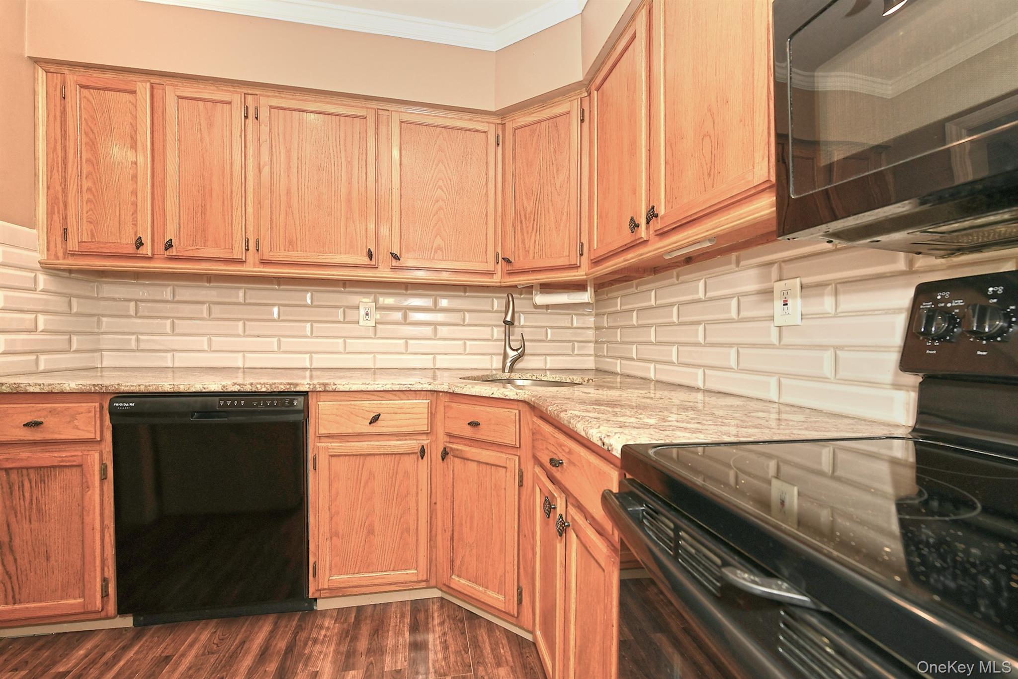 #17 photo, 171 Fairview Circle, 东长岛 Middle Island , NY 11953