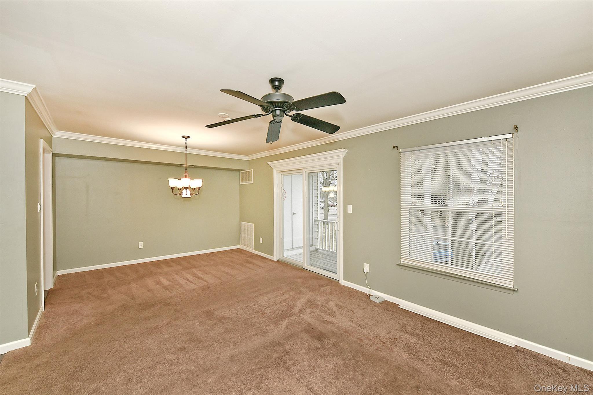 #9 photo, 171 Fairview Circle, 东长岛 Middle Island , NY 11953