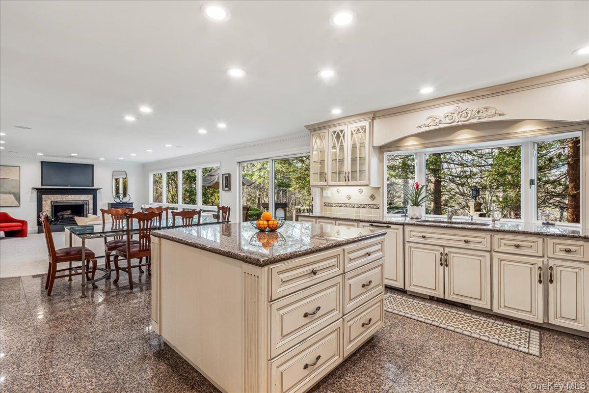 #14 photo, 29 Winter Lane, Dix Hills , NY 11746