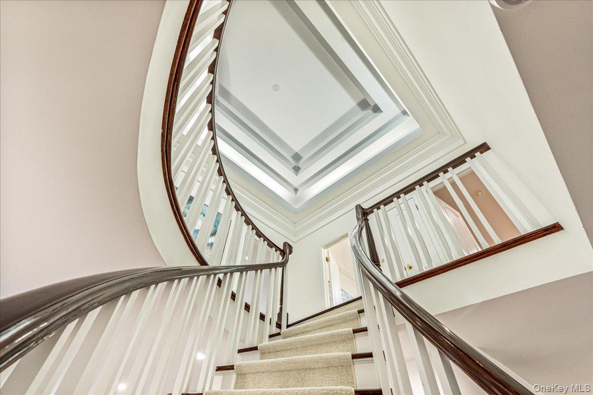 #20 photo, 29 Winter Lane, Dix Hills , NY 11746