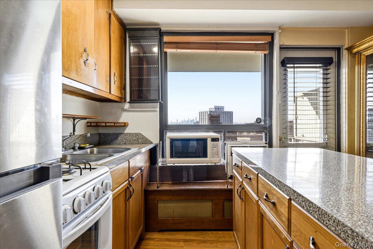 #14 photo, 61-55 98th Street, 皇后區 Rego Park , NY 11374