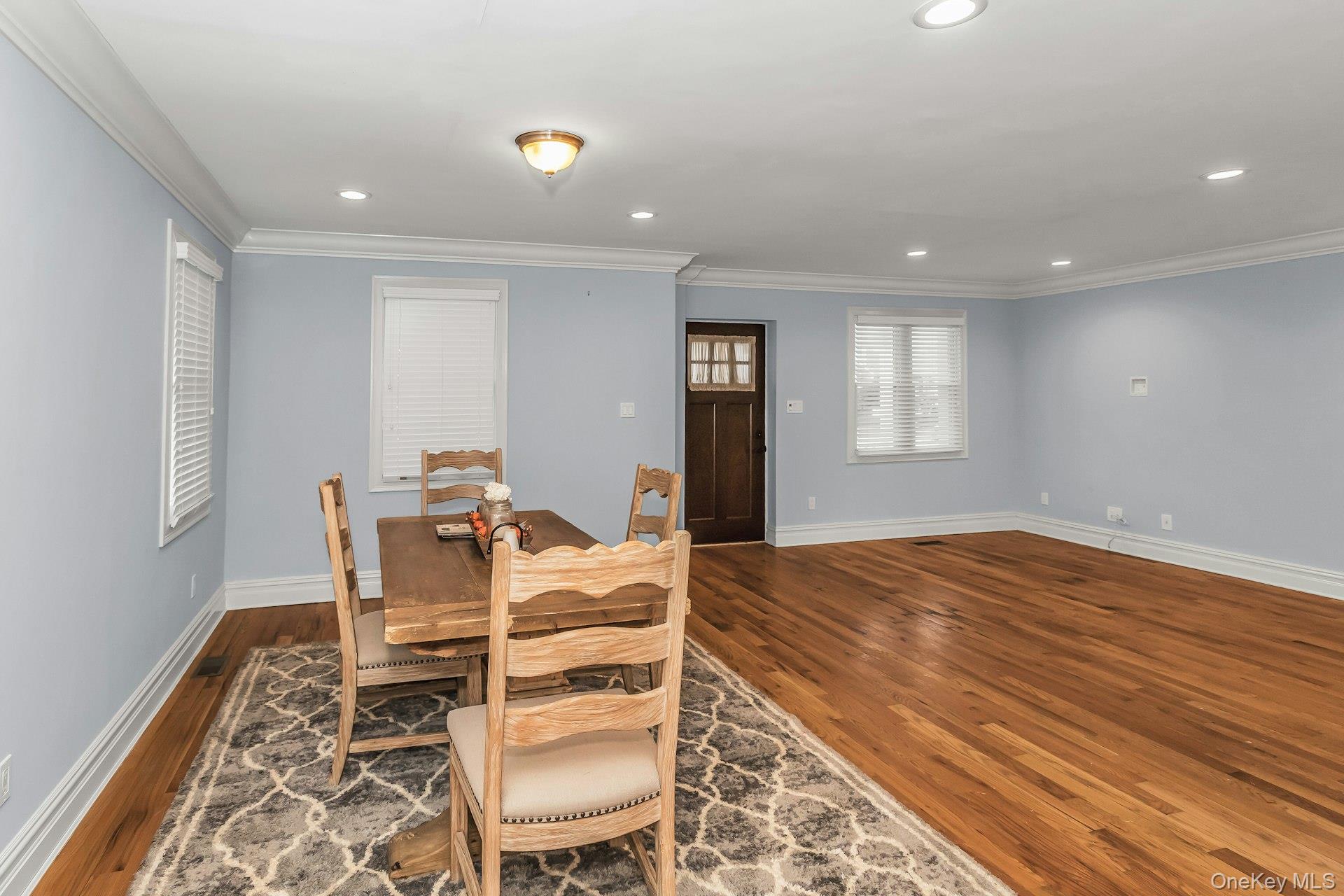 #10 photo, 180 Kensington Road, Garden City South , NY 11530