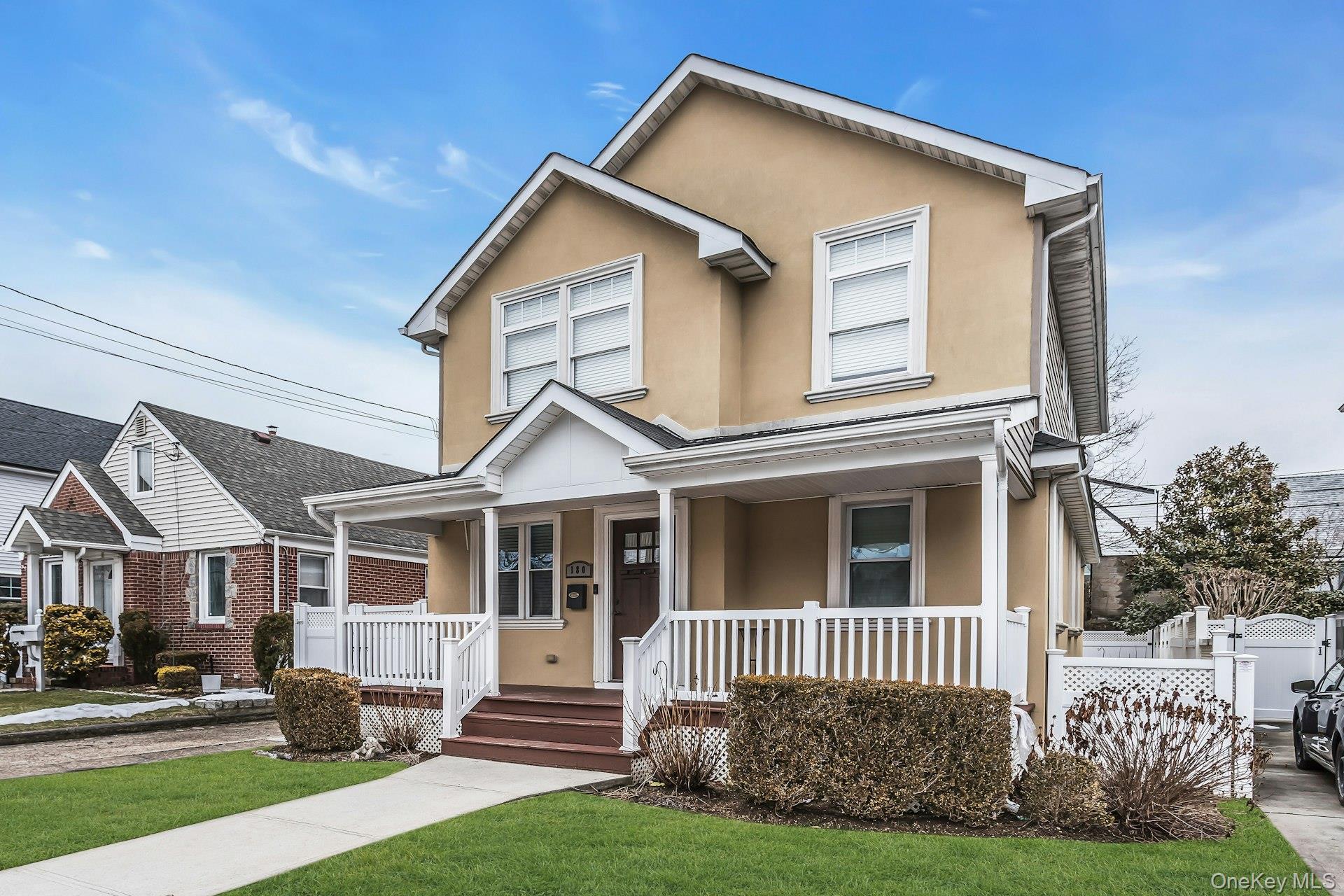 #3 photo, 180 Kensington Road, Garden City South , NY 11530