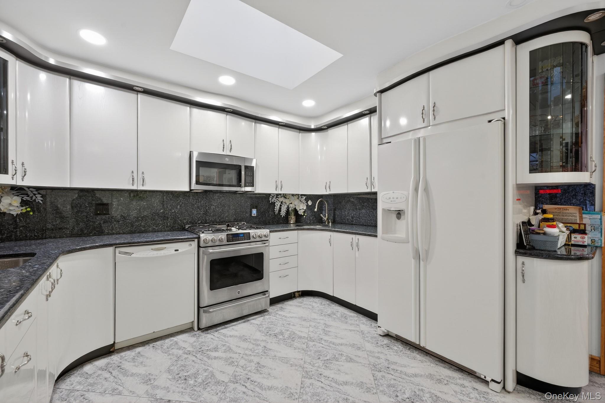 #3 photo, 6433 Alderton Street, Rego Park , NY 11374