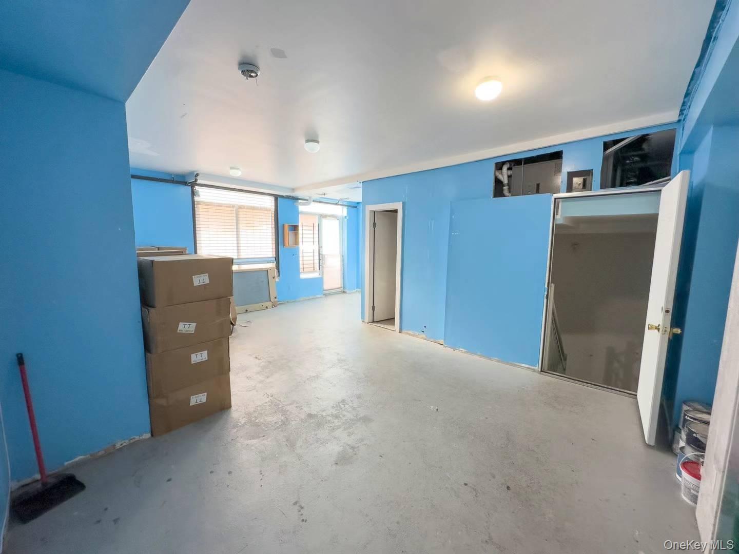 #5 photo, 147 Manhattan Avenue, Brooklyn , NY 11206