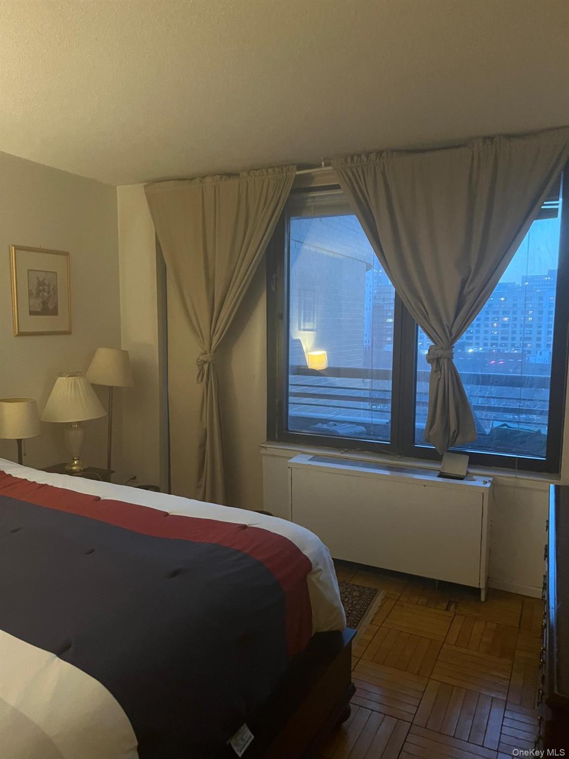 #10 photo, 330 E 38th Street, New York (Manhattan) , NY 10016