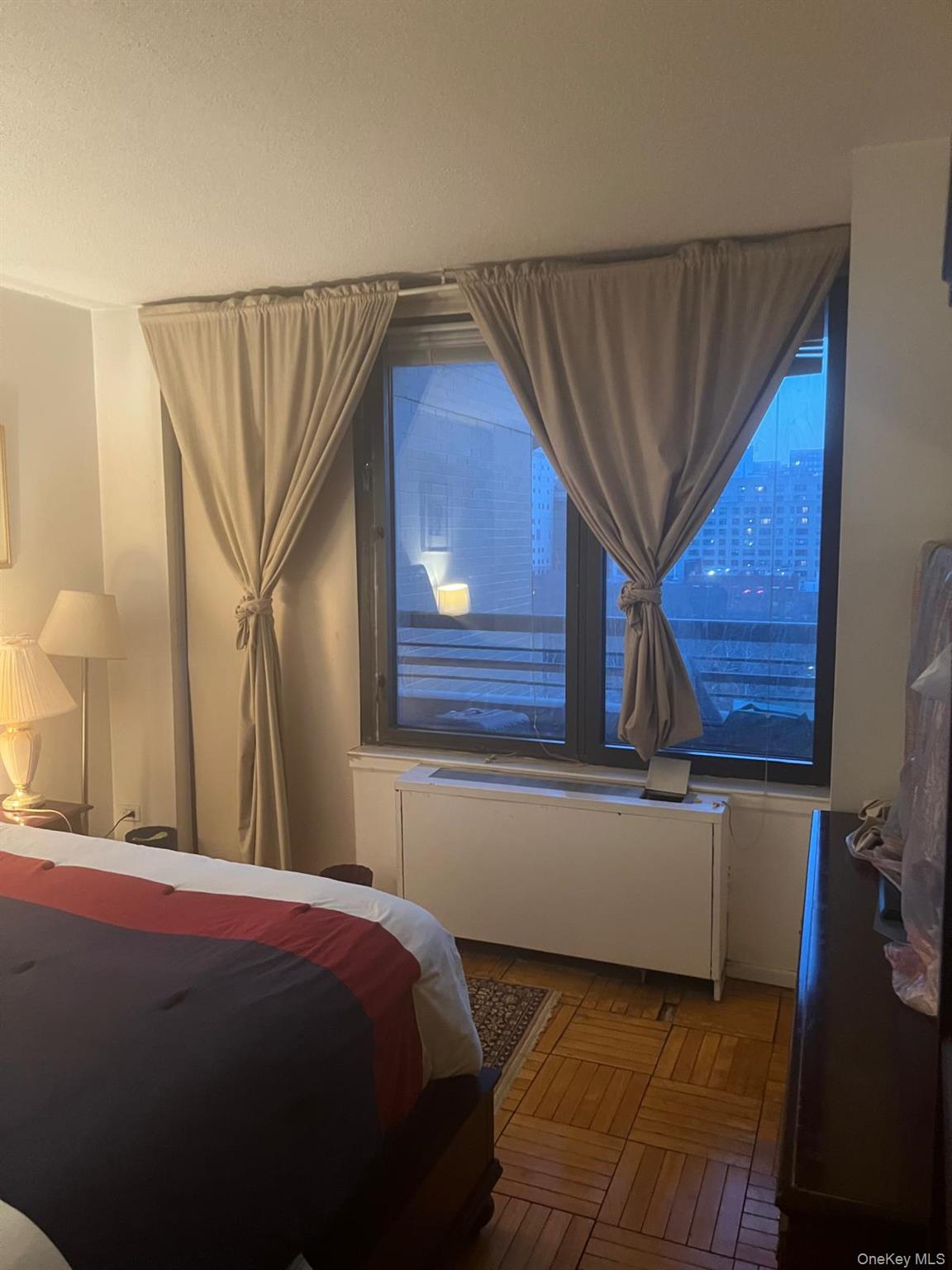 #12 photo, 330 E 38th Street, New York (Manhattan) , NY 10016