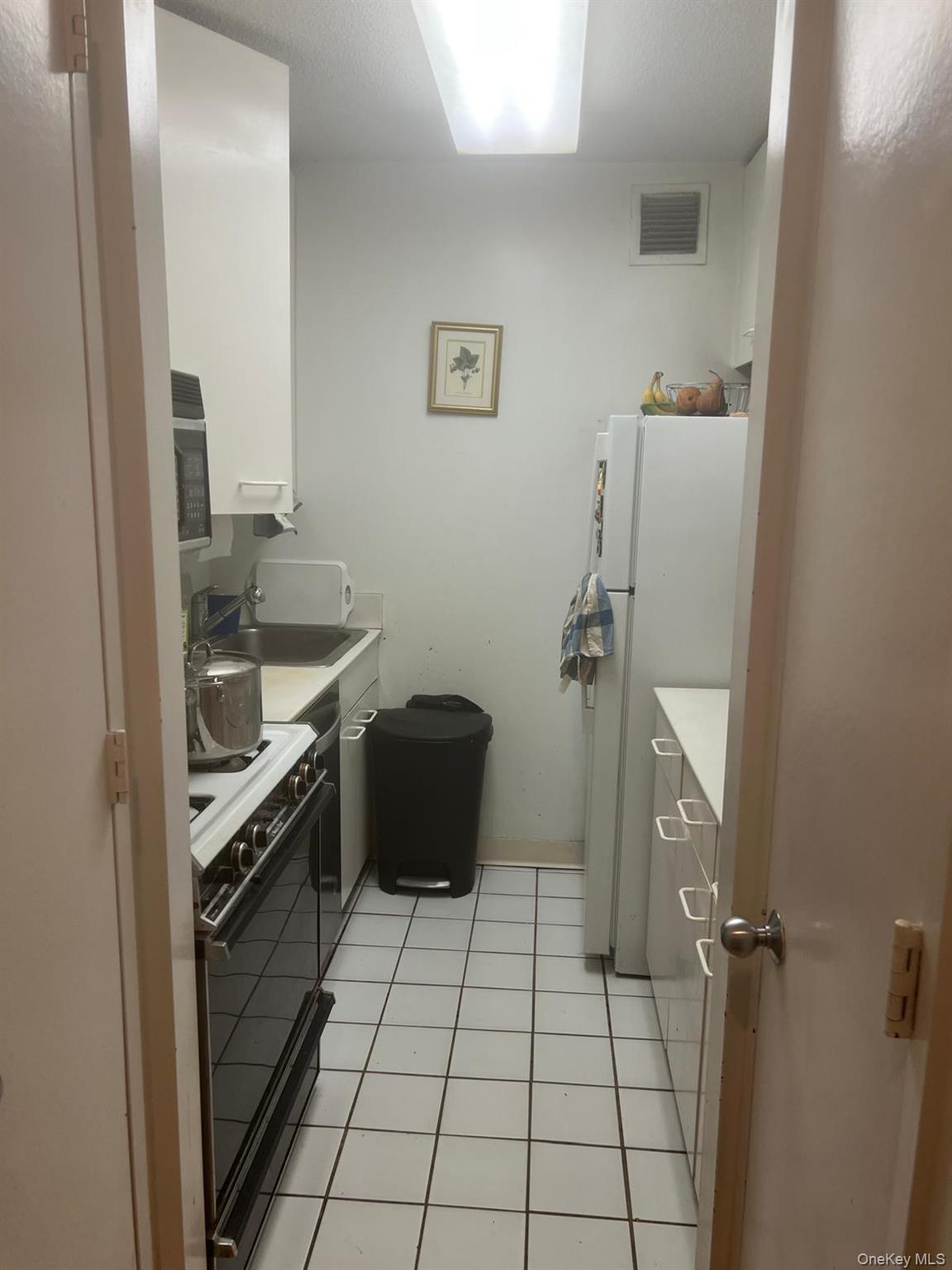 #15 photo, 330 E 38th Street, New York (Manhattan) , NY 10016