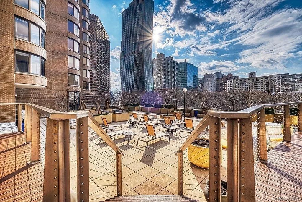 #4 photo, 330 E 38th Street, मैनहटन New York (Manhattan) , NY 10016