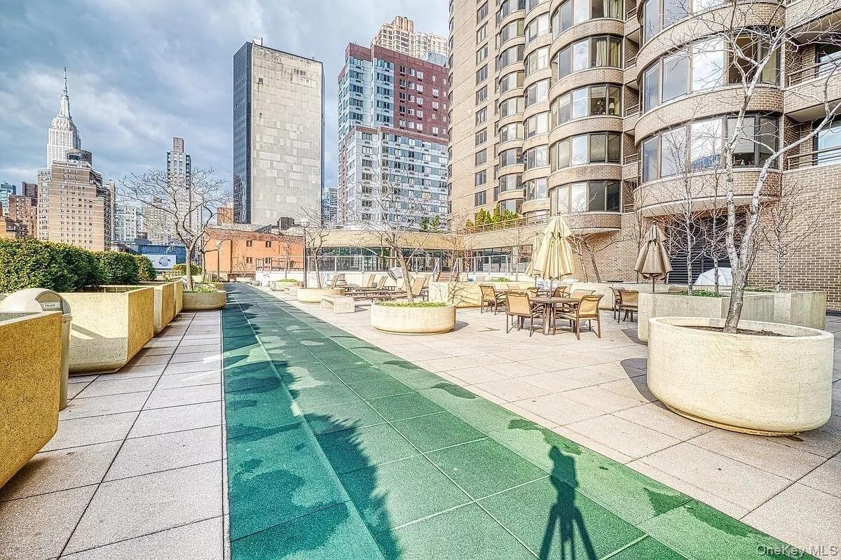 #5 photo, 330 E 38th Street, मैनहटन New York (Manhattan) , NY 10016