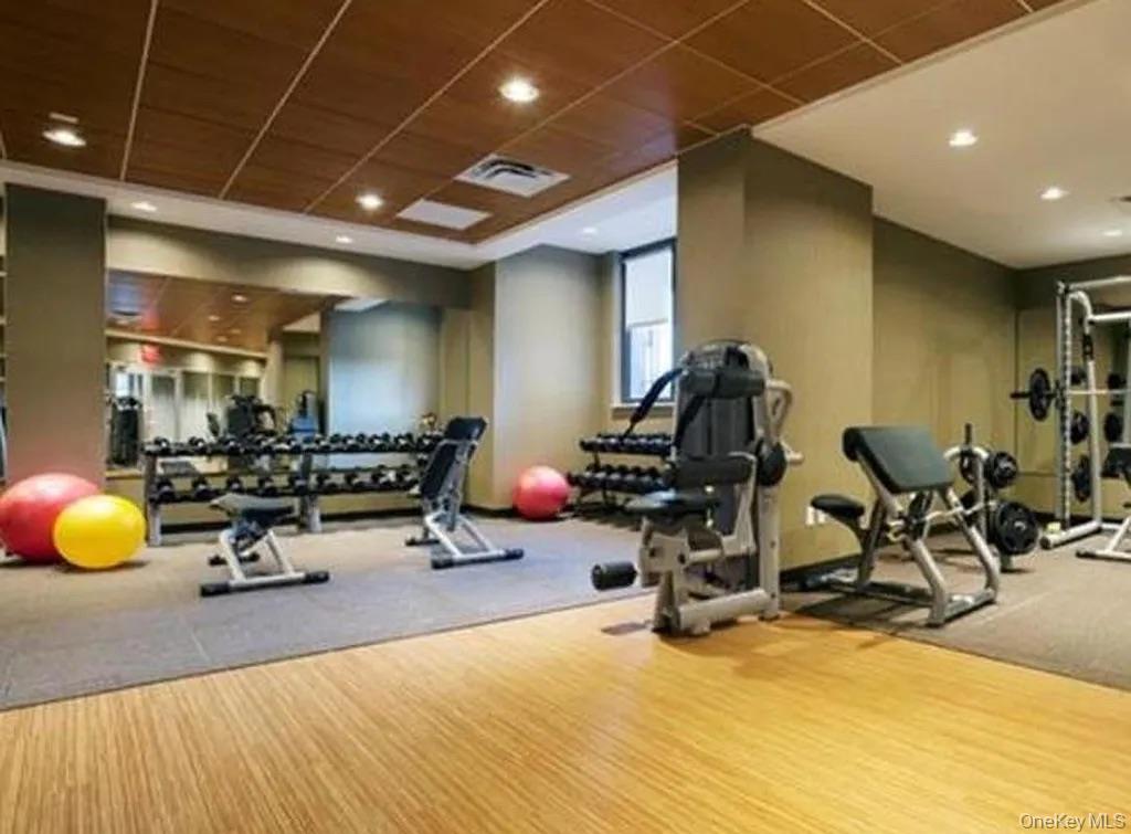 #6 photo, 330 E 38th Street, मैनहटन New York (Manhattan) , NY 10016