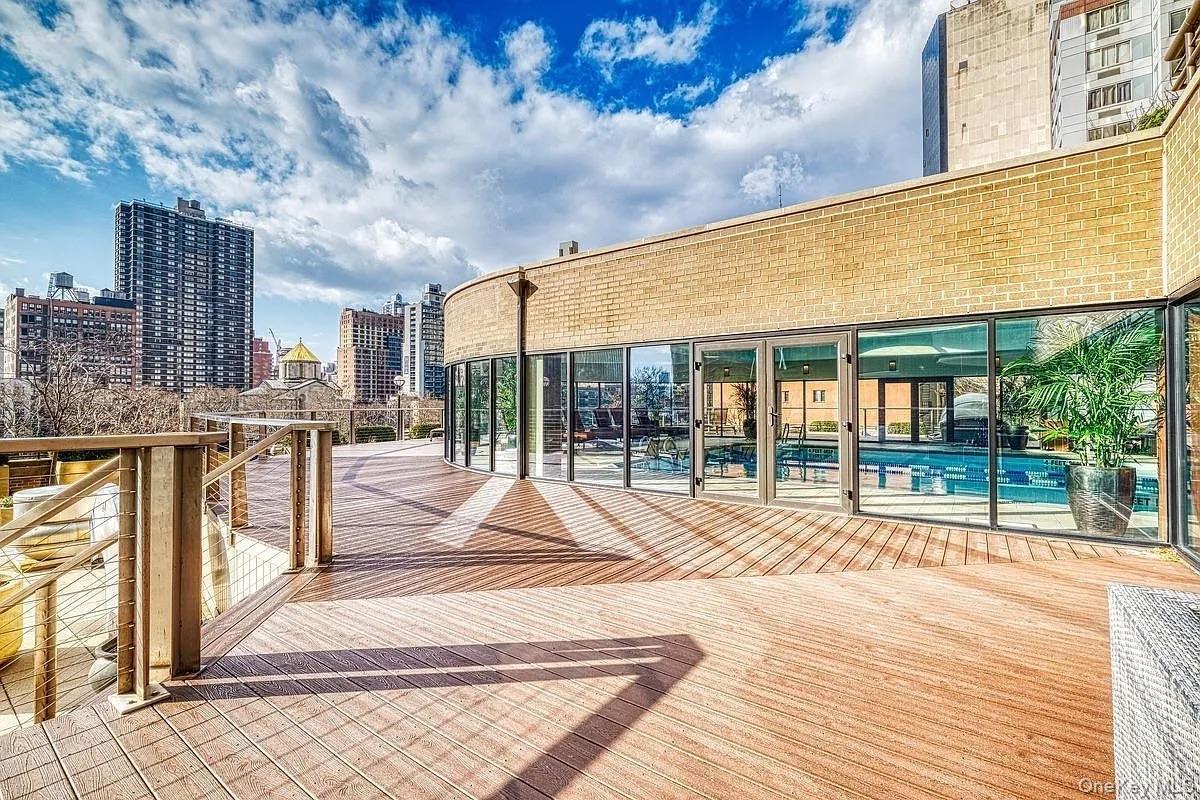 #8 photo, 330 E 38th Street, मैनहटन New York (Manhattan) , NY 10016