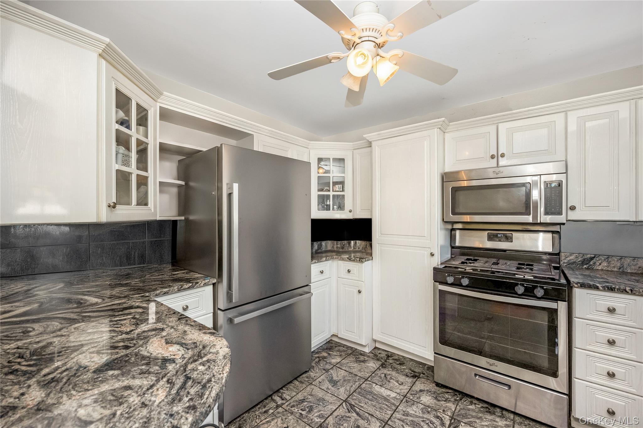 #10 photo, 3647 Bernard Drive, ناسو Wantagh , NY 11793