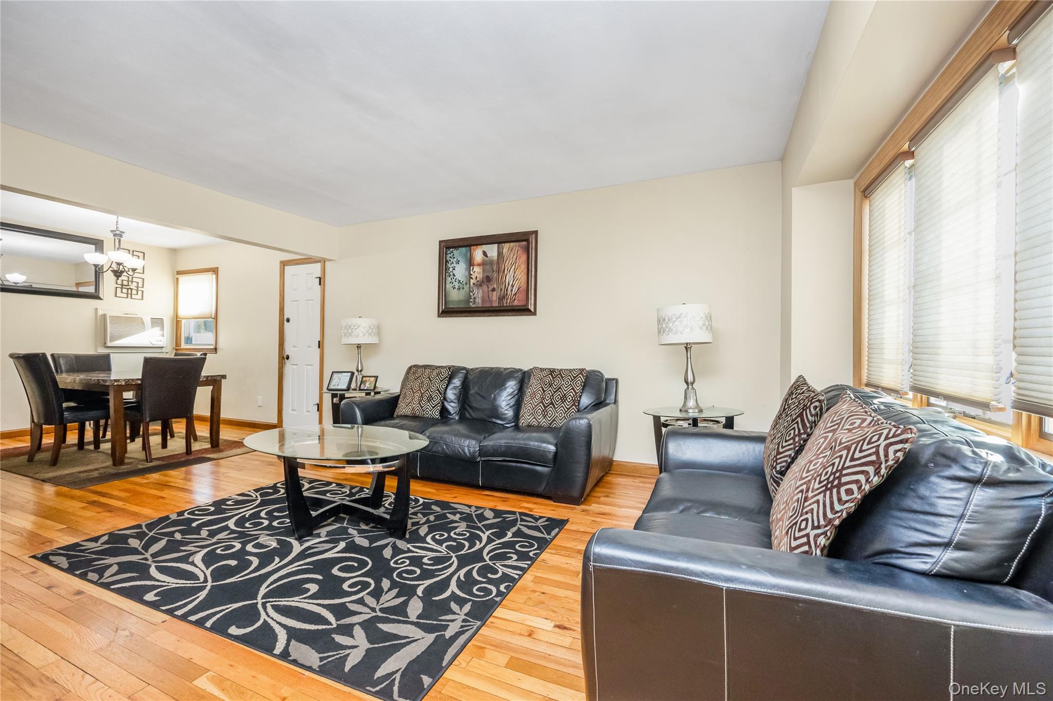 #4 photo, 3647 Bernard Drive, ناسو Wantagh , NY 11793