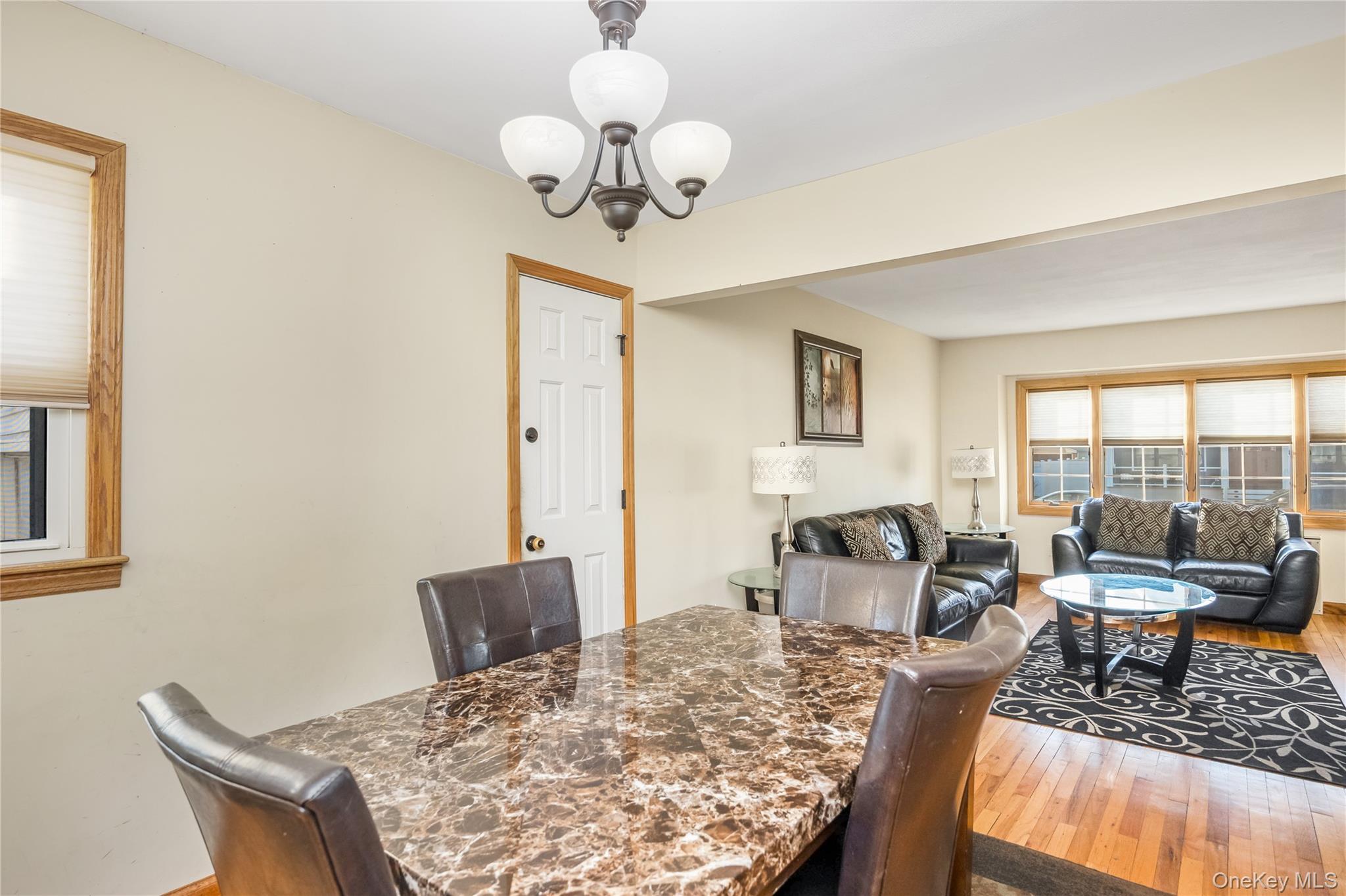 #7 photo, 3647 Bernard Drive, ناسو Wantagh , NY 11793