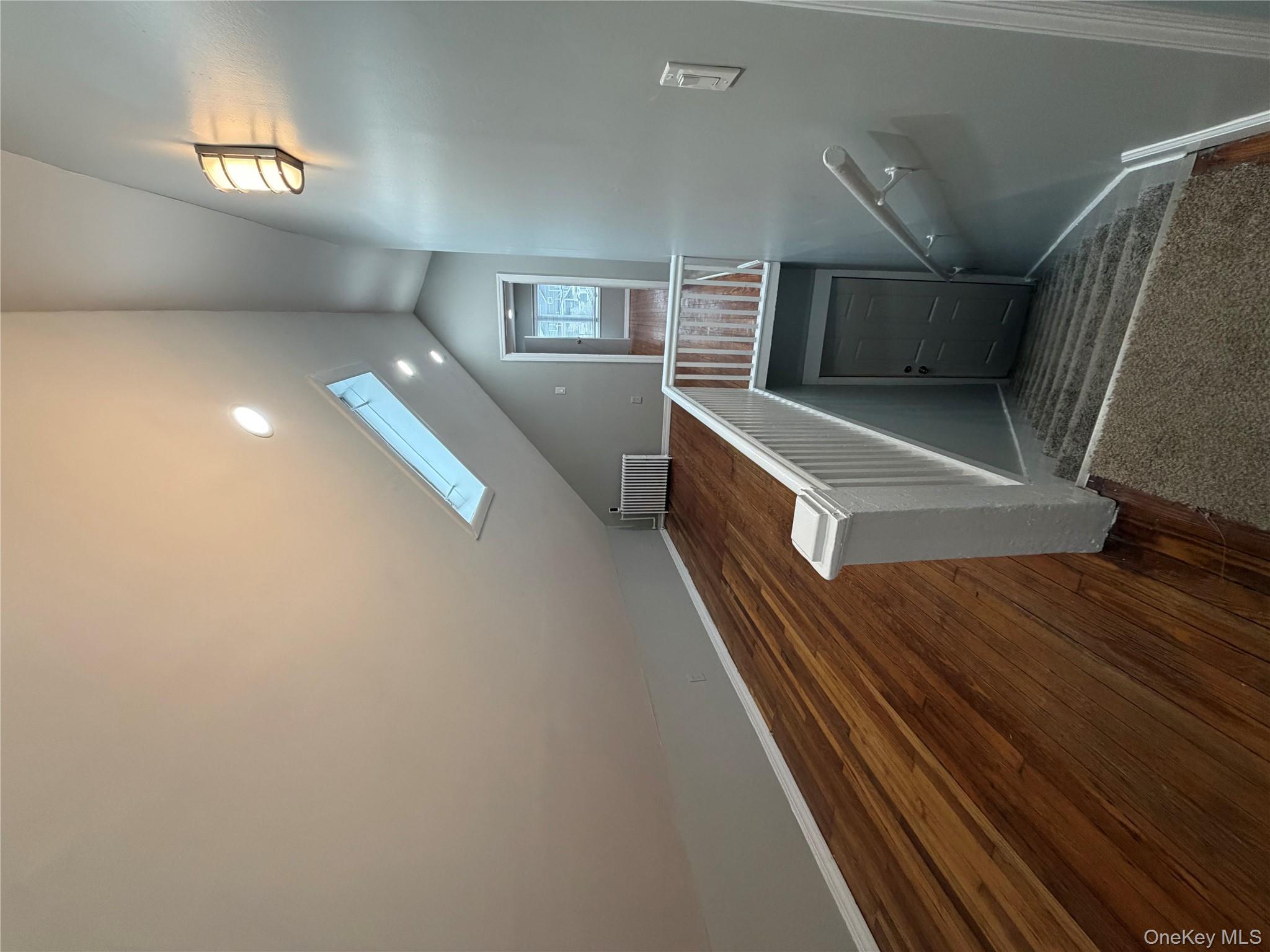 #5 photo, 7 S Atlantic Street, सफ़ोक काउंटी Bay Shore , NY 11706