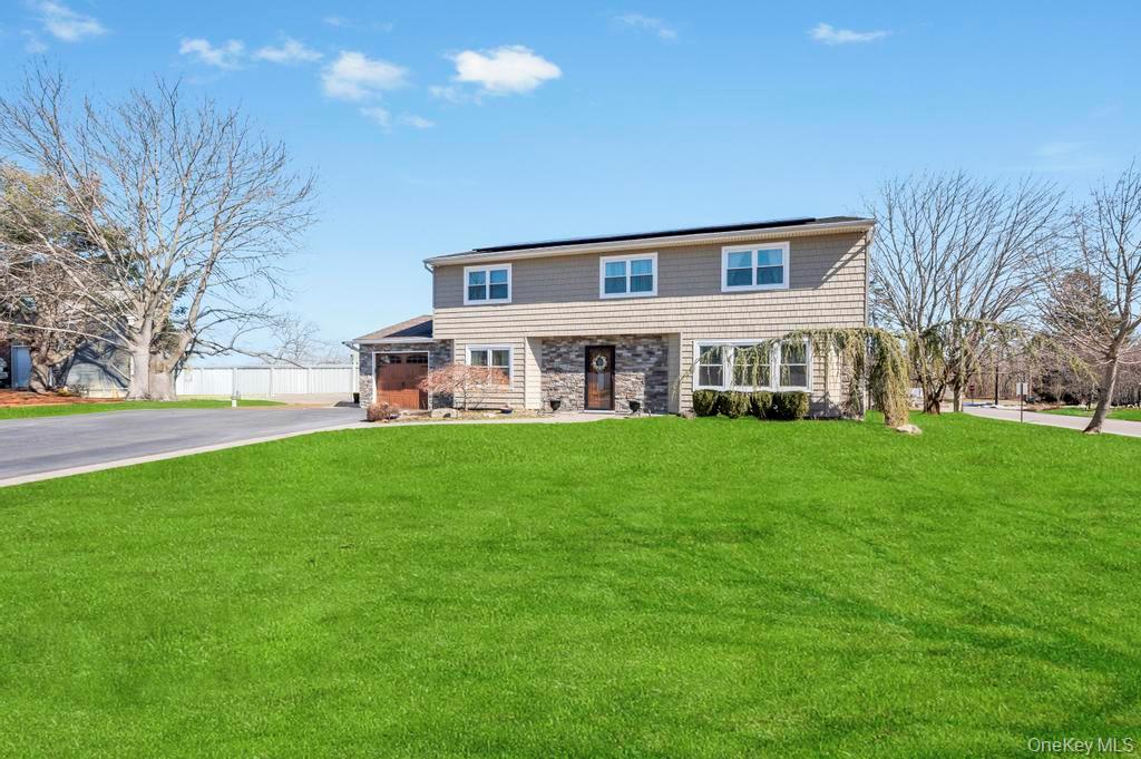 #1 photo, 21 Burwood Lane, Саффолк ‖ Coram , NY 11727