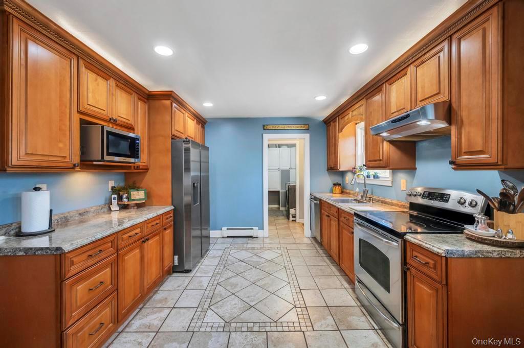 #12 photo, 21 Burwood Lane, Саффолк ‖ Coram , NY 11727