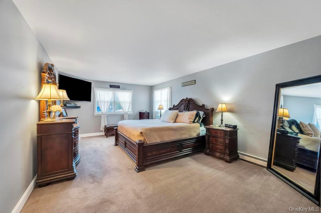 #19 photo, 21 Burwood Lane, Саффолк ‖ Coram , NY 11727