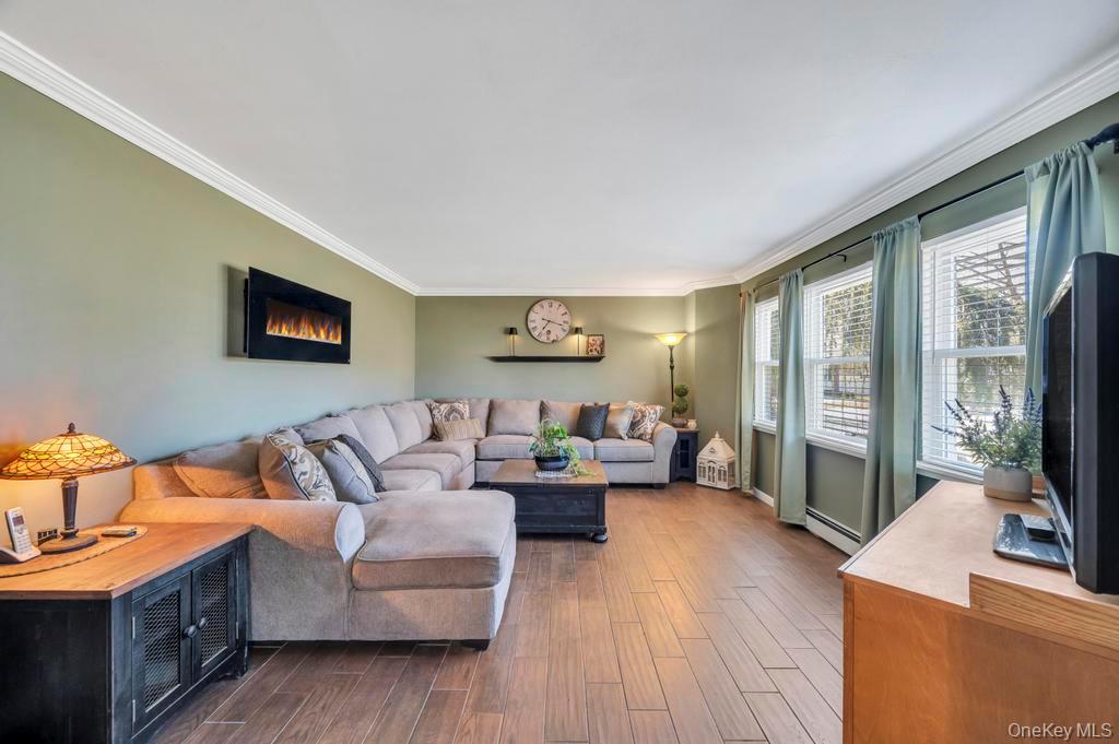 #7 photo, 21 Burwood Lane, Саффолк ‖ Coram , NY 11727