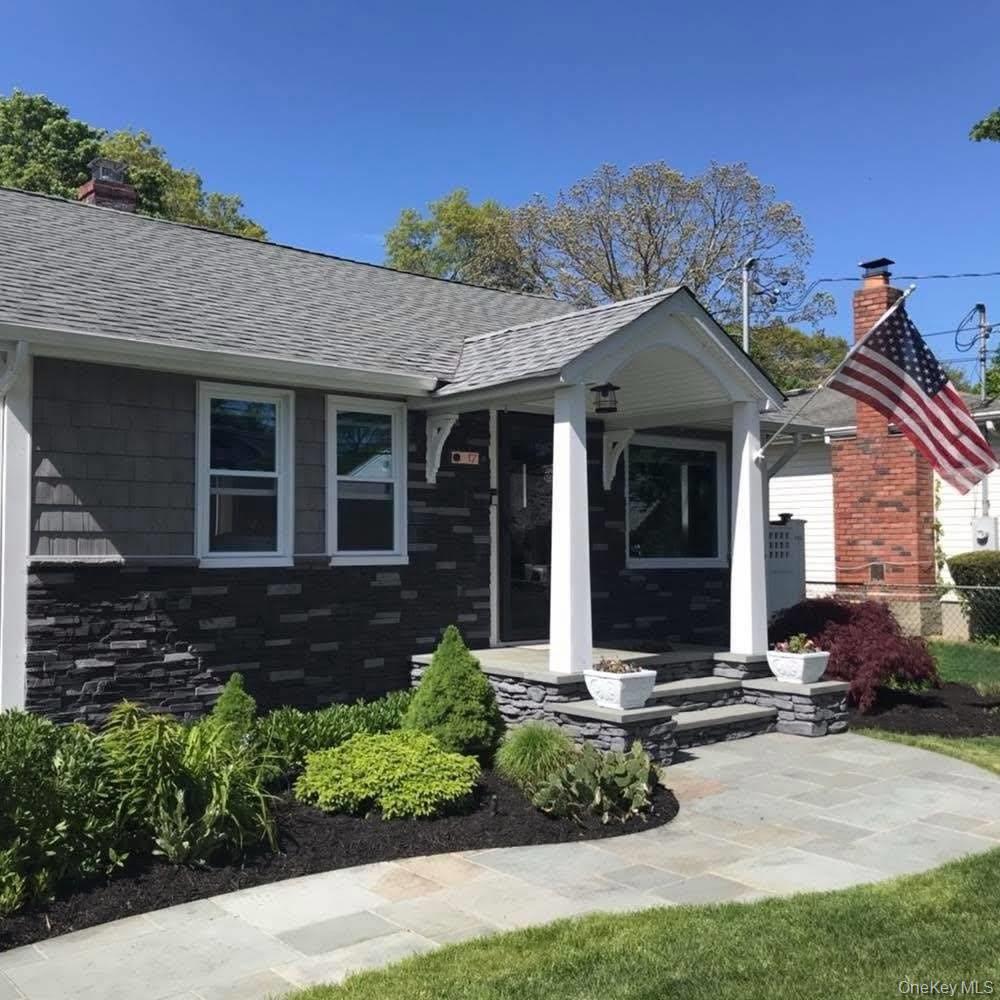 #2 photo, 17 Grove Street, 롱 아일랜드 Sayville , NY 11782