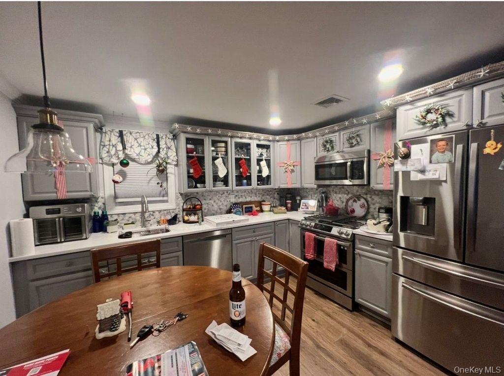 #4 photo, 17 Grove Street, 롱 아일랜드 Sayville , NY 11782