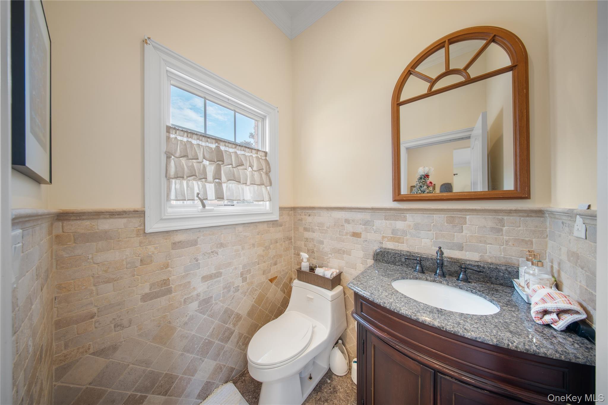 #20 photo, 66-19 Commonwealth Boulevard, Little Neck , NY 11362