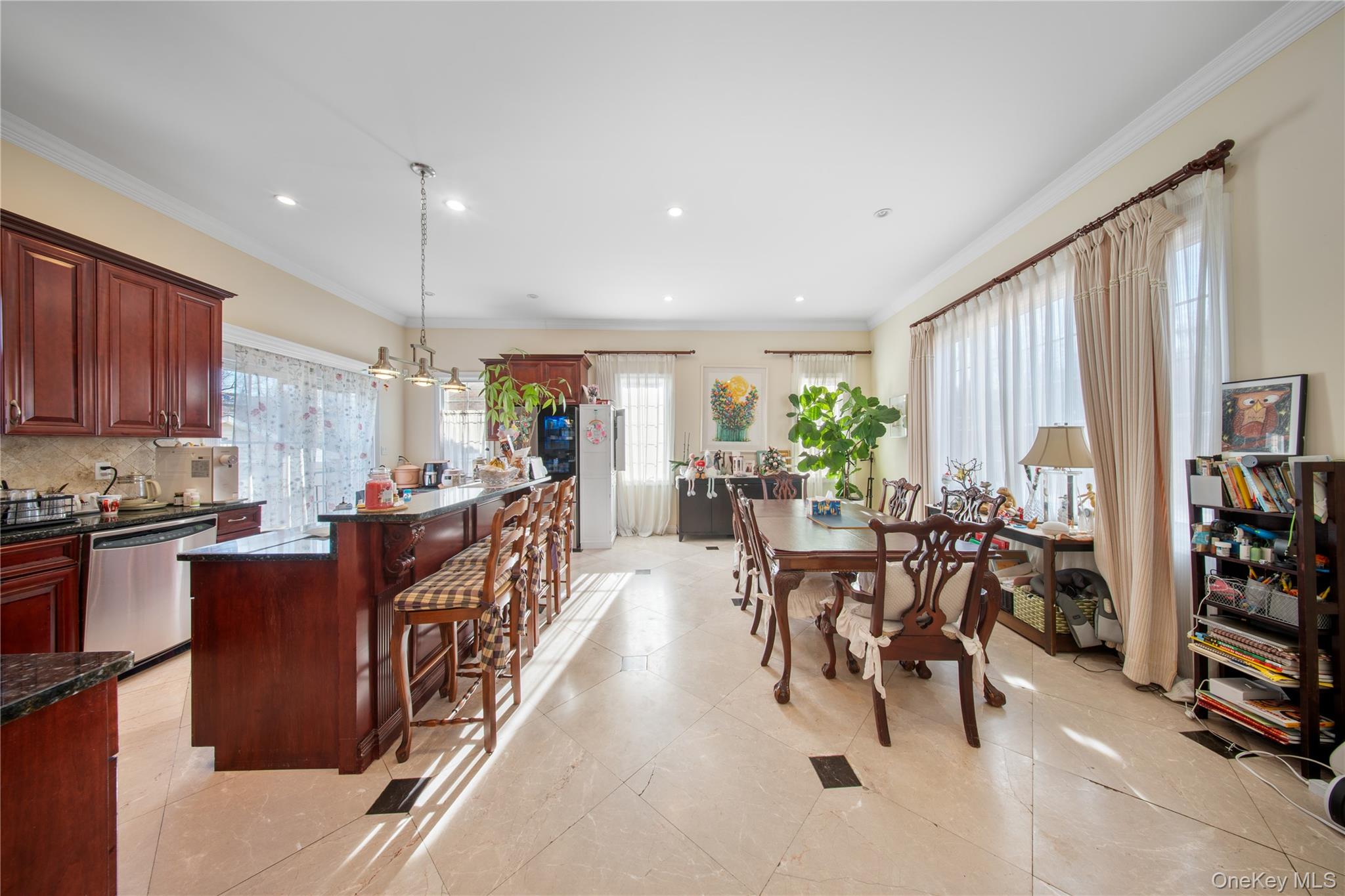 #7 photo, 66-19 Commonwealth Boulevard, Little Neck , NY 11362