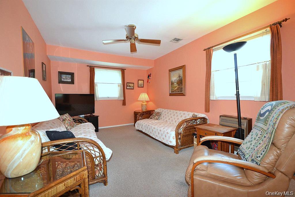 #10 photo, 348 Town Line Road, מחוז סאפוק Commack , NY 11725