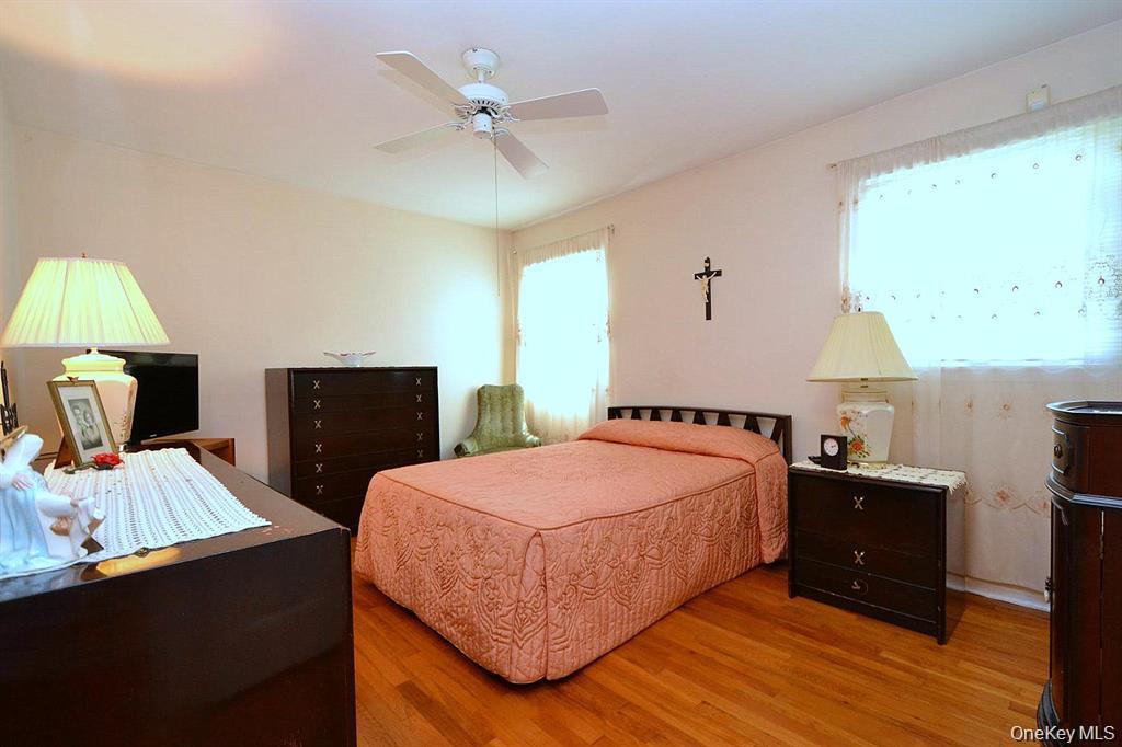 #12 photo, 348 Town Line Road, מחוז סאפוק Commack , NY 11725