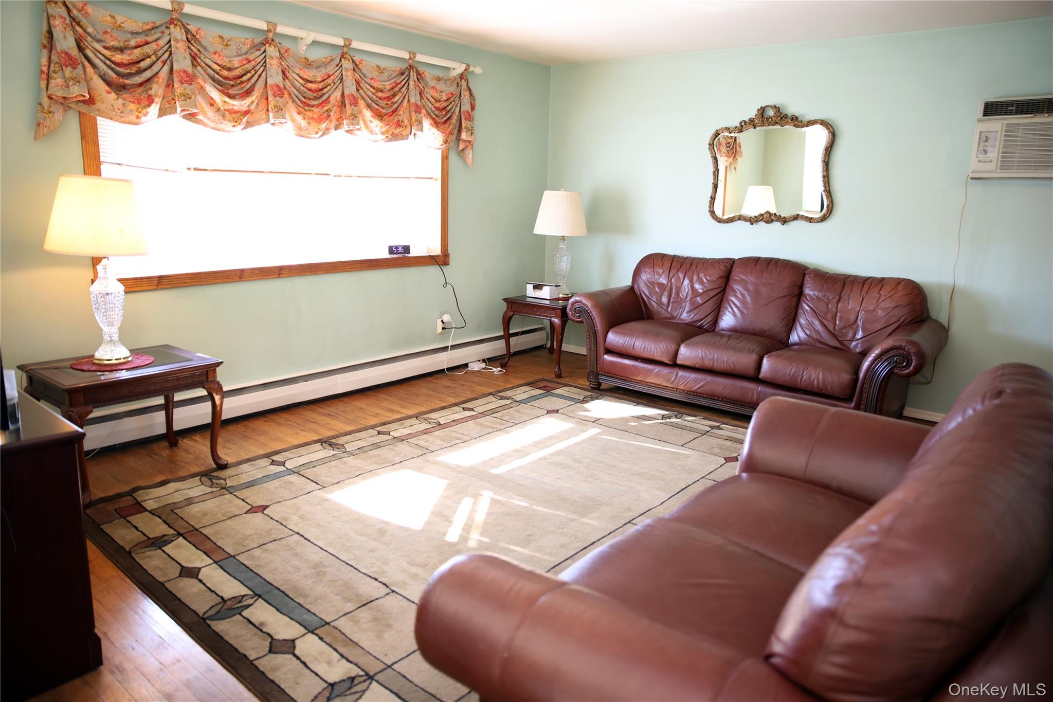 #5 photo, 250 Wyona Avenue, سوفولك Lindenhurst , NY 11757