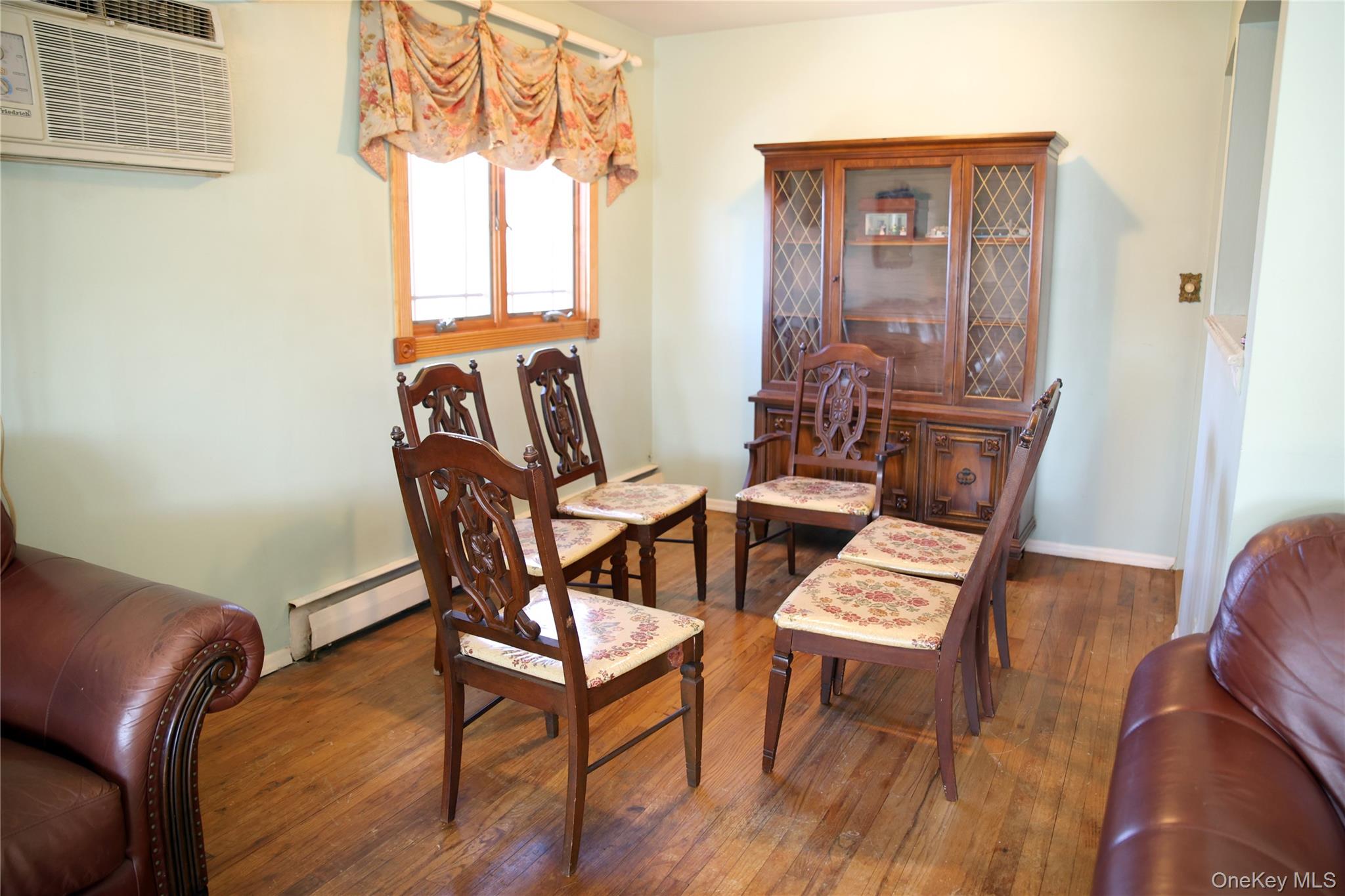 #7 photo, 250 Wyona Avenue, سوفولك Lindenhurst , NY 11757