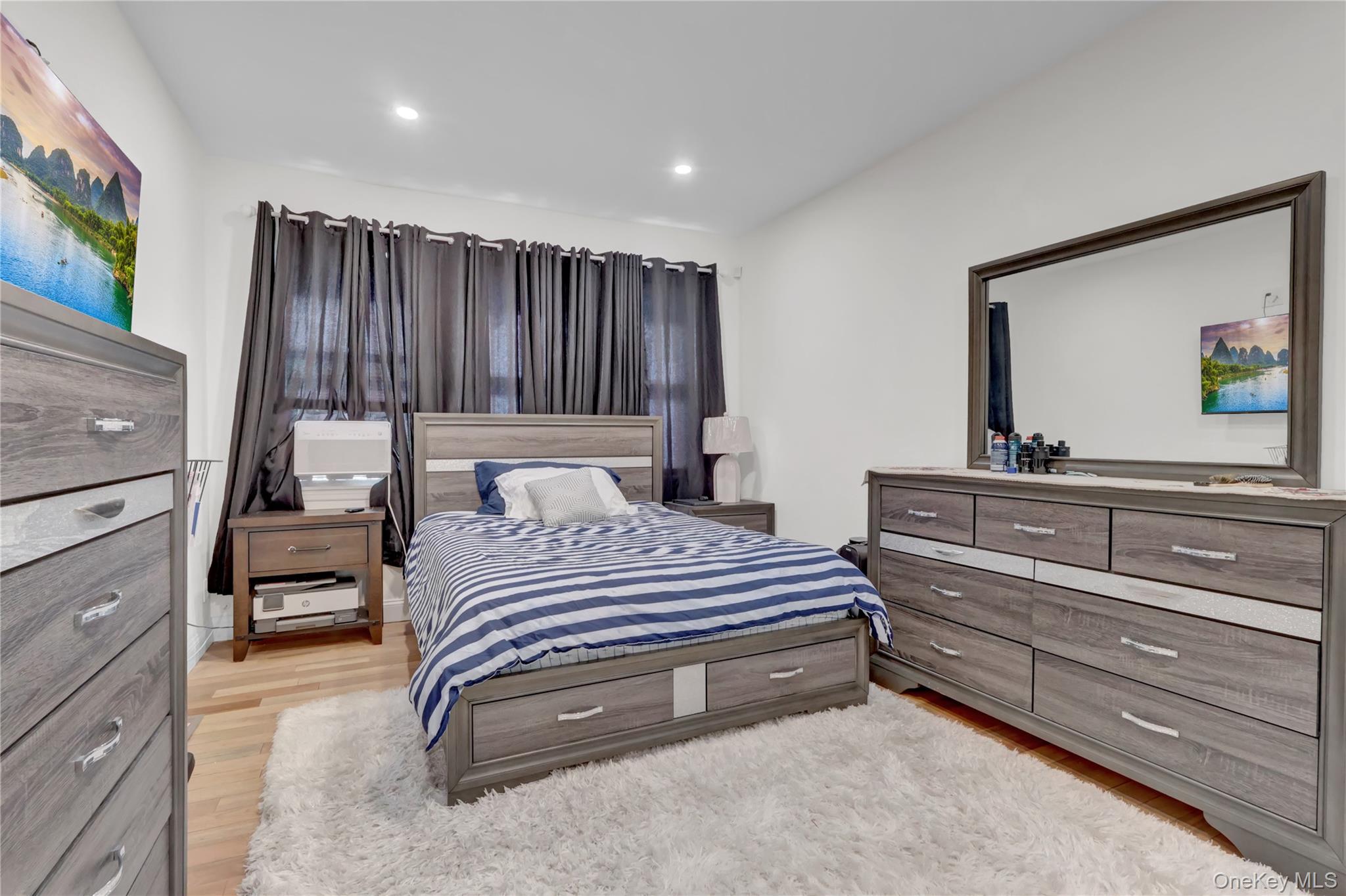 #11 photo, 26 Hilbert Street, Hempstead , NY 11550