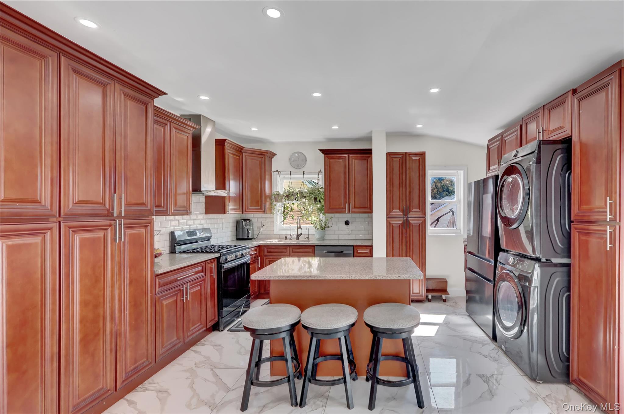 #7 photo, 26 Hilbert Street, Hempstead , NY 11550