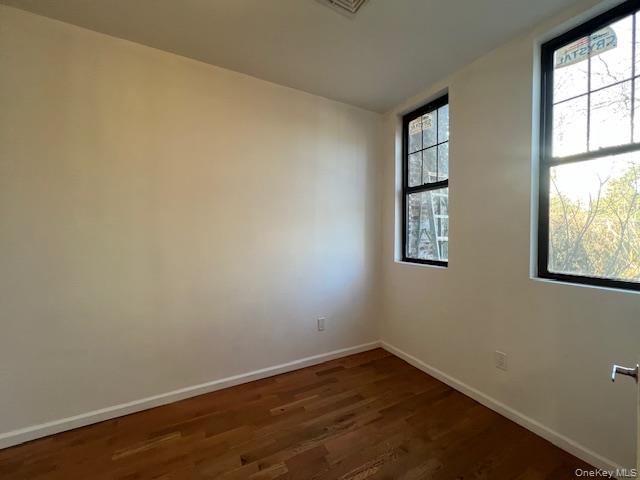 #7 photo, 10529 Liberty Avenue, कुईंस Ozone Park , NY 11417