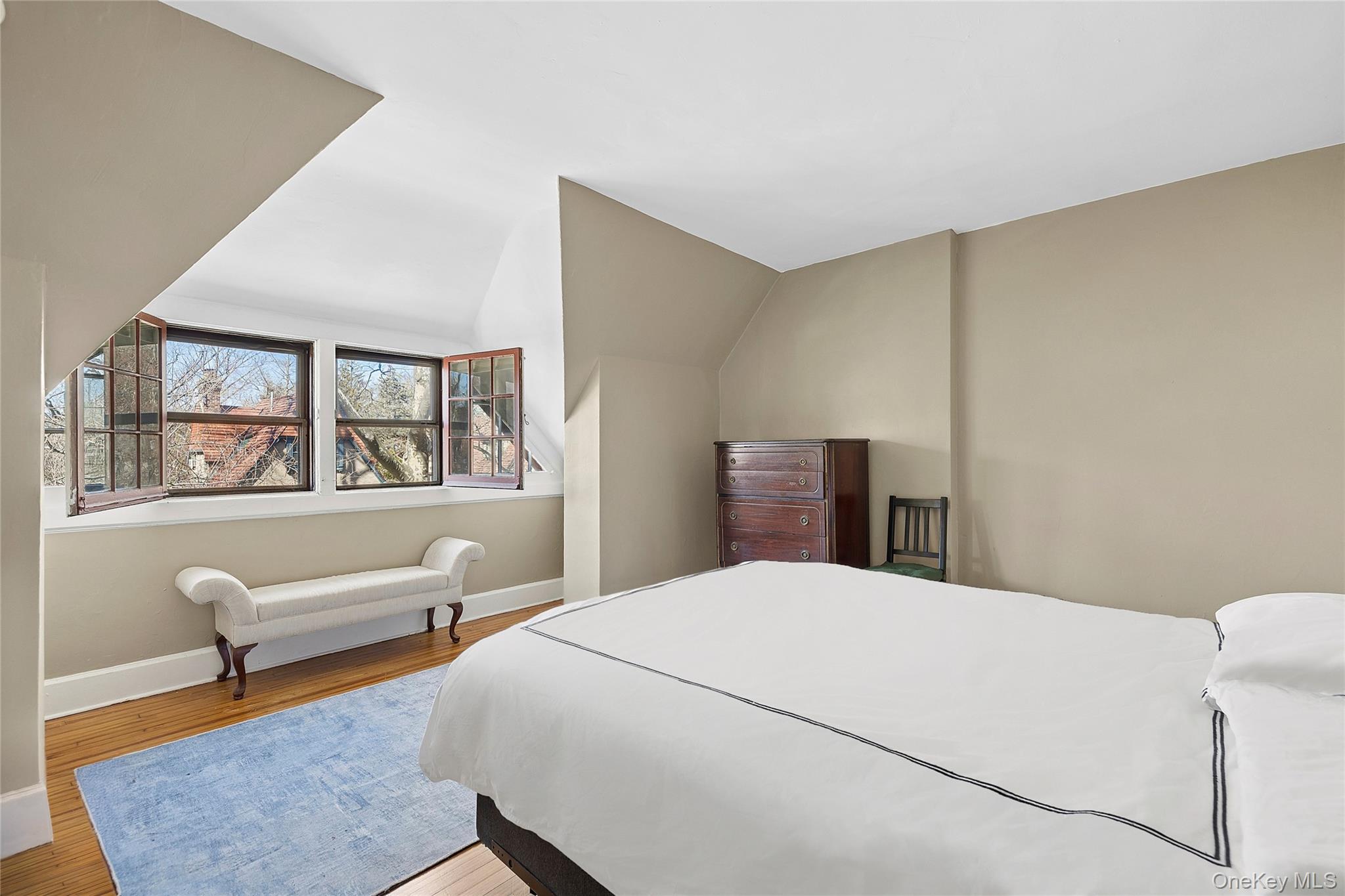 #10 photo, 46 Slocum Crescent, كوينز Forest Hills , NY 11375