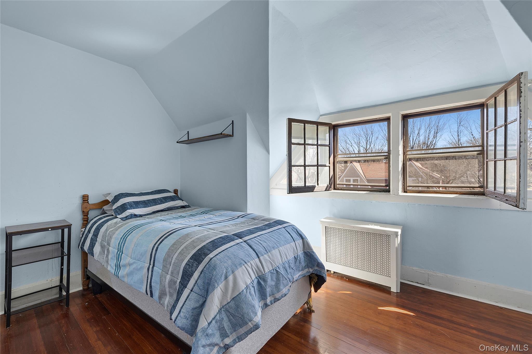 #11 photo, 46 Slocum Crescent, كوينز Forest Hills , NY 11375