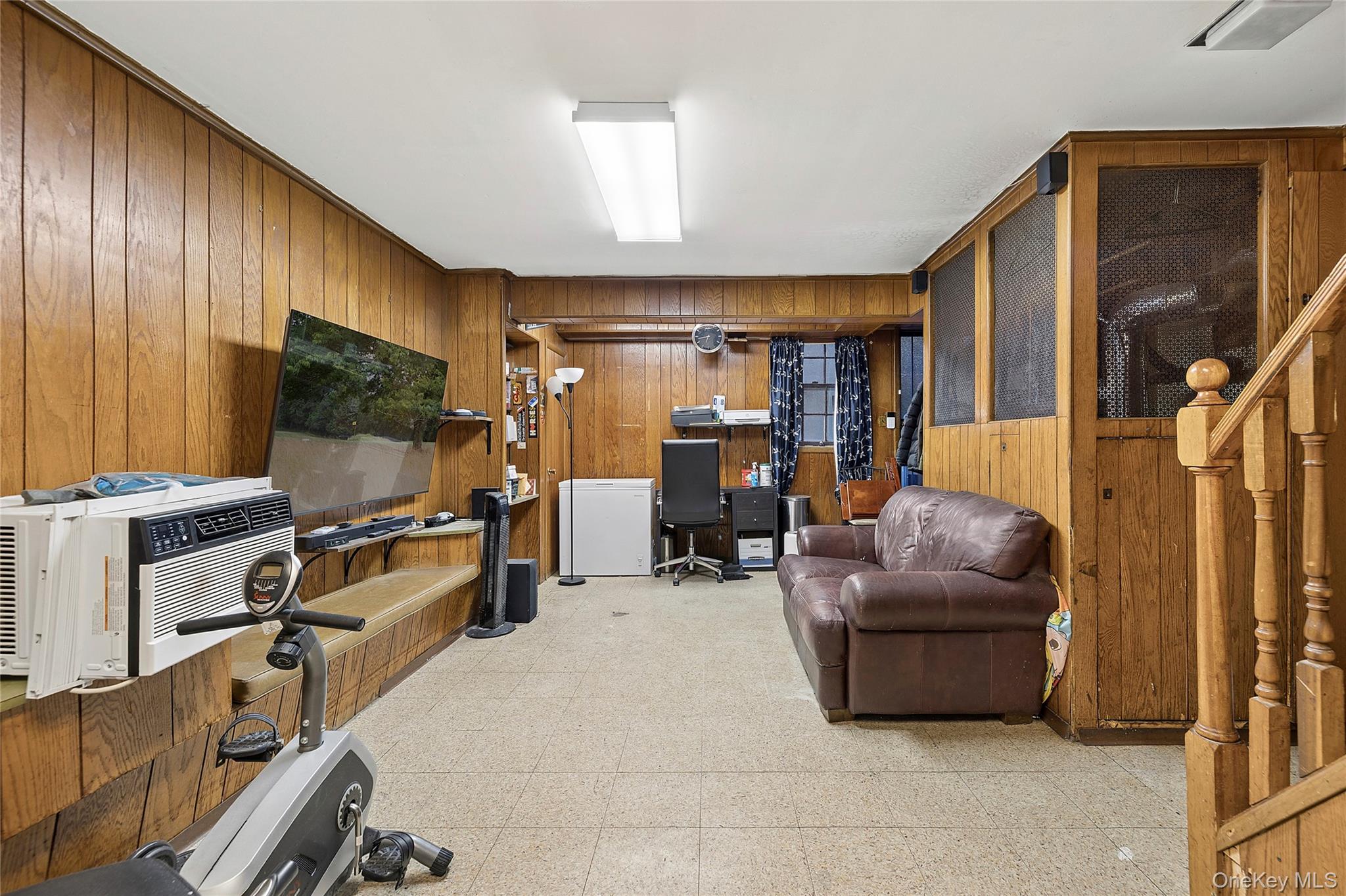 #13 photo, 46 Slocum Crescent, كوينز Forest Hills , NY 11375